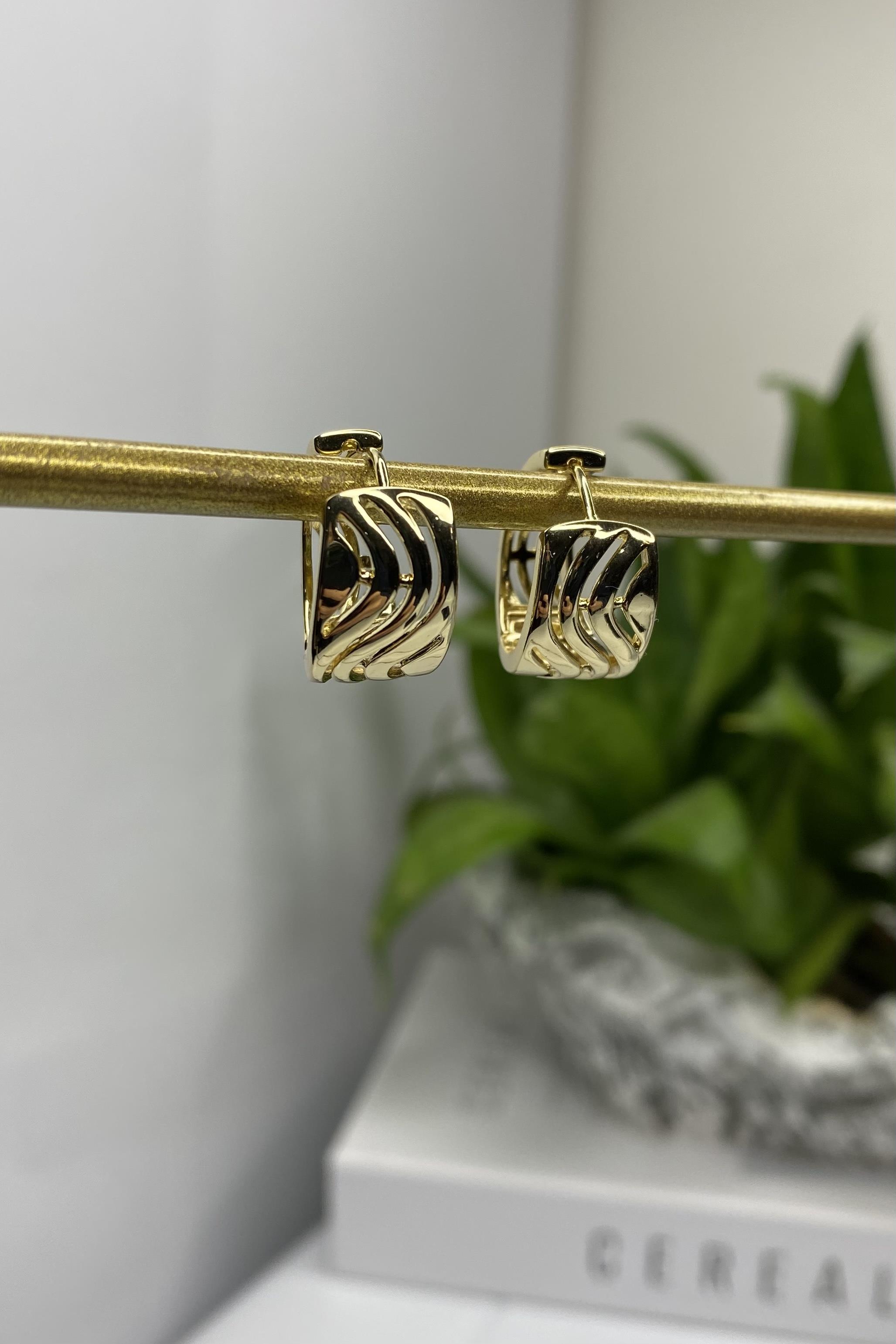 DALGA IZGARALI KALIN HALKA KÜPE