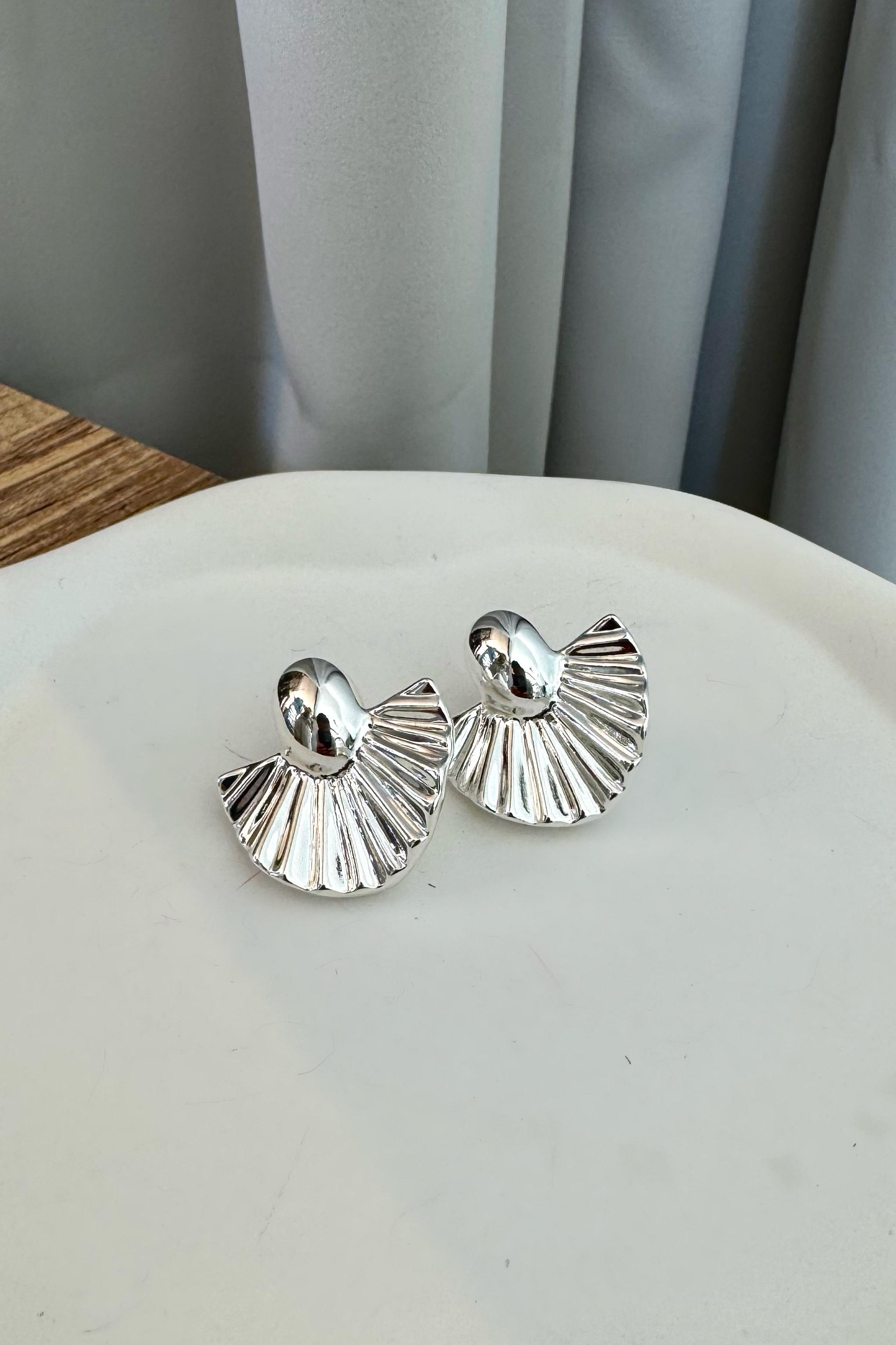 DALGALI YELPAZE KÜPE