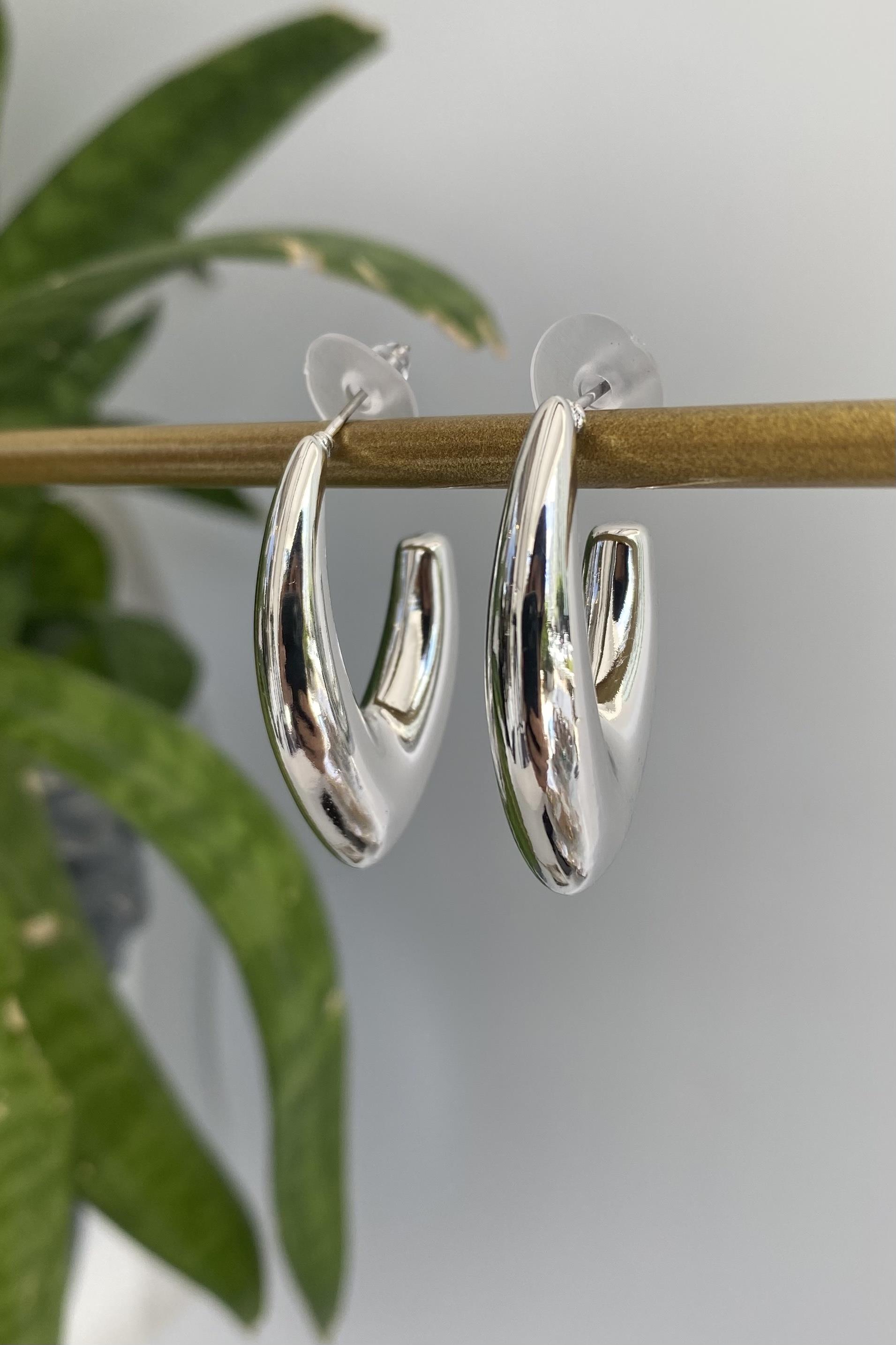 DAMLA V ÇİVİ KÜPE