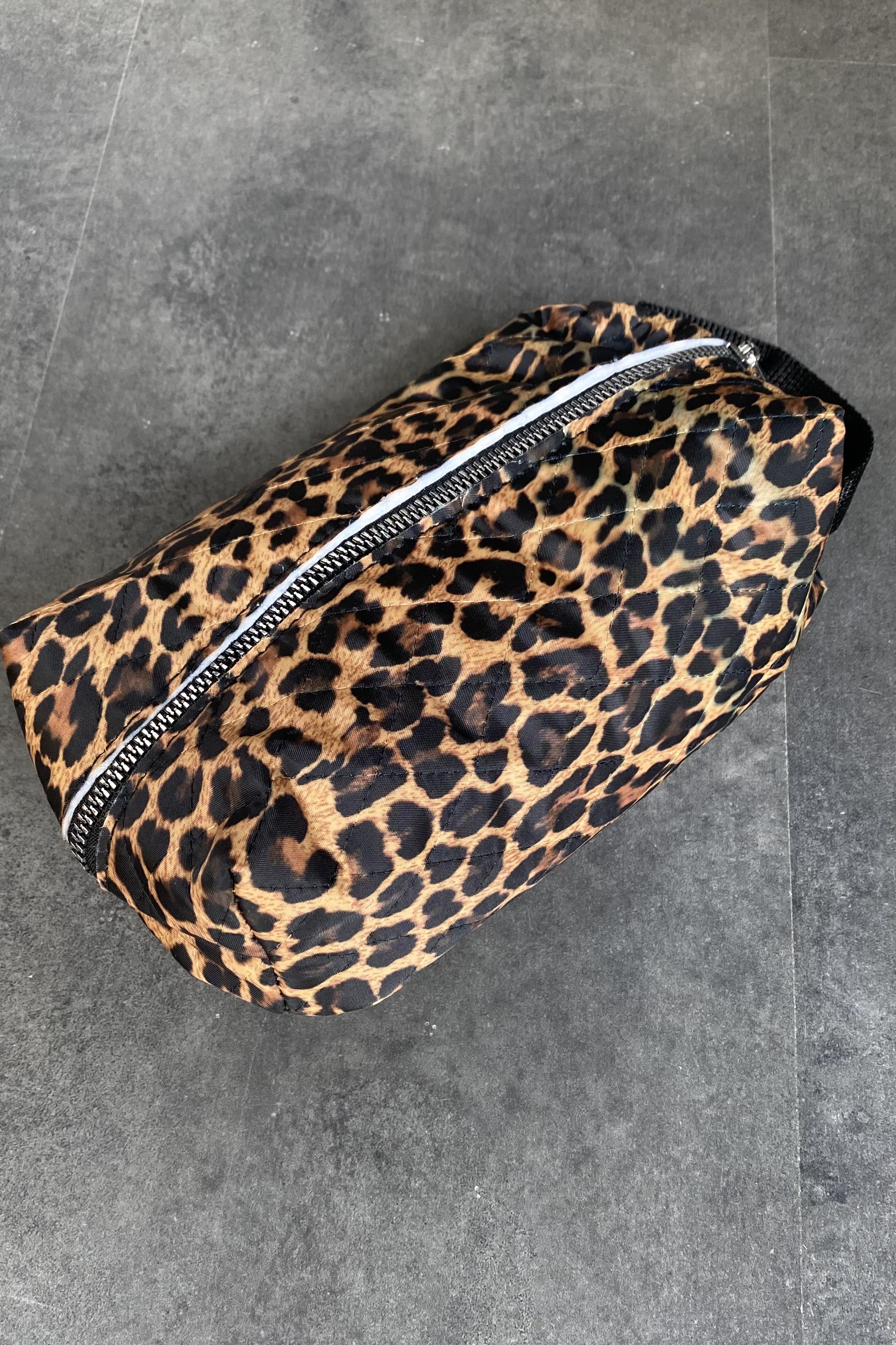 DESENLİ MAKYAJ ÇANTASI