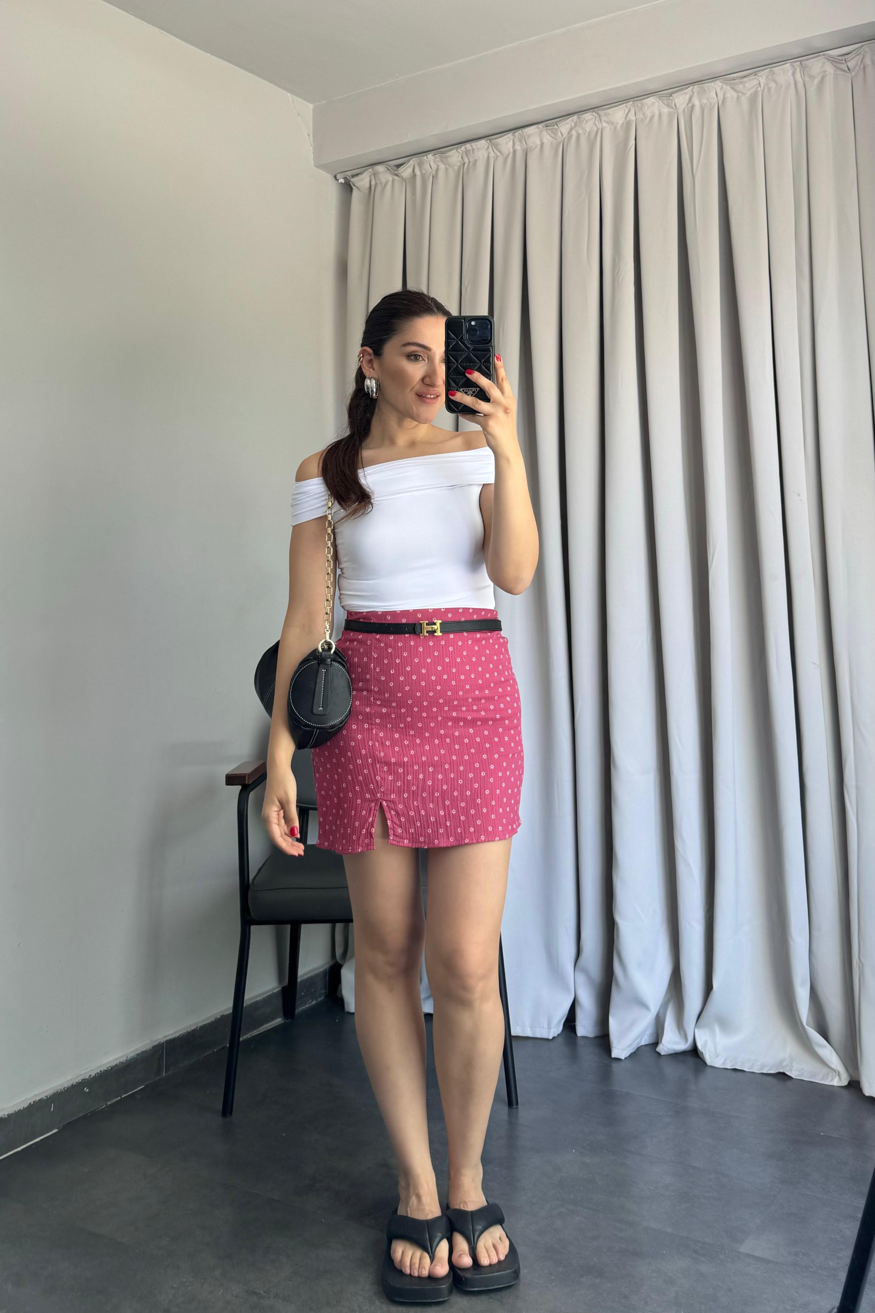 DESENLİ TEK YIRTMAÇLI MİNİ ETEK