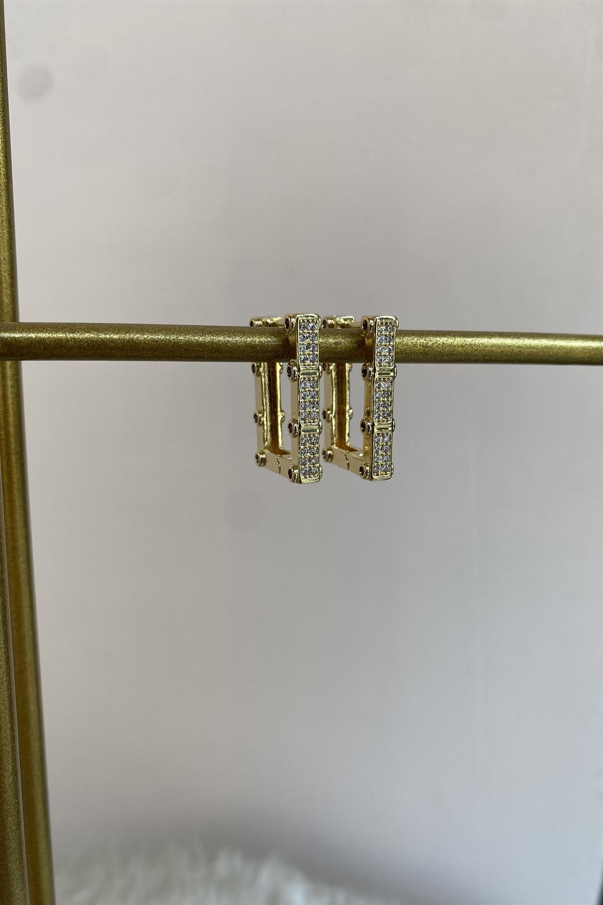 DİKDÖRTGEN KIRMIZI TAŞLI HALKA KÜPE