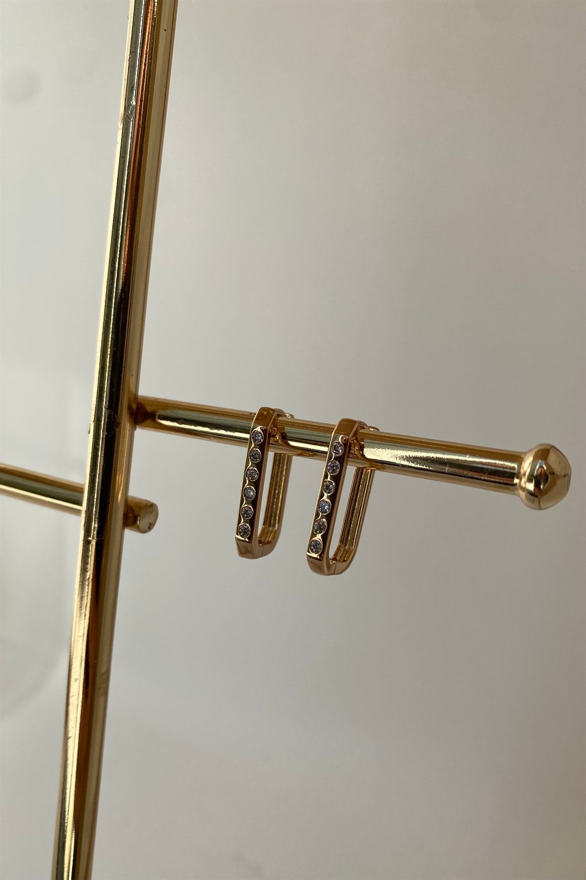 DİKDÖRTGEN TAŞLI HALKA KÜPE 1,3cm