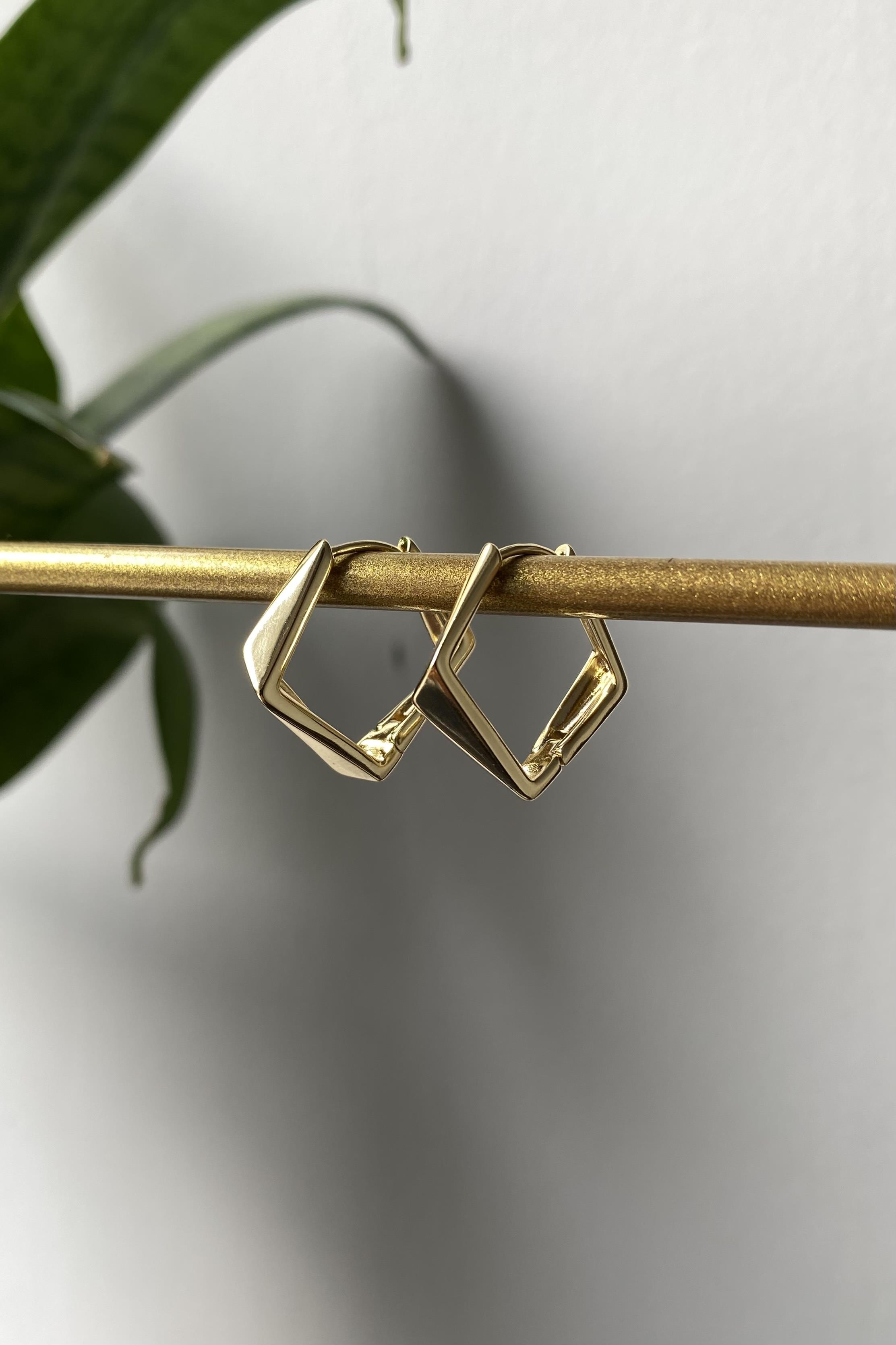 DÖRTGEN PRİZMA HALKA KÜPE