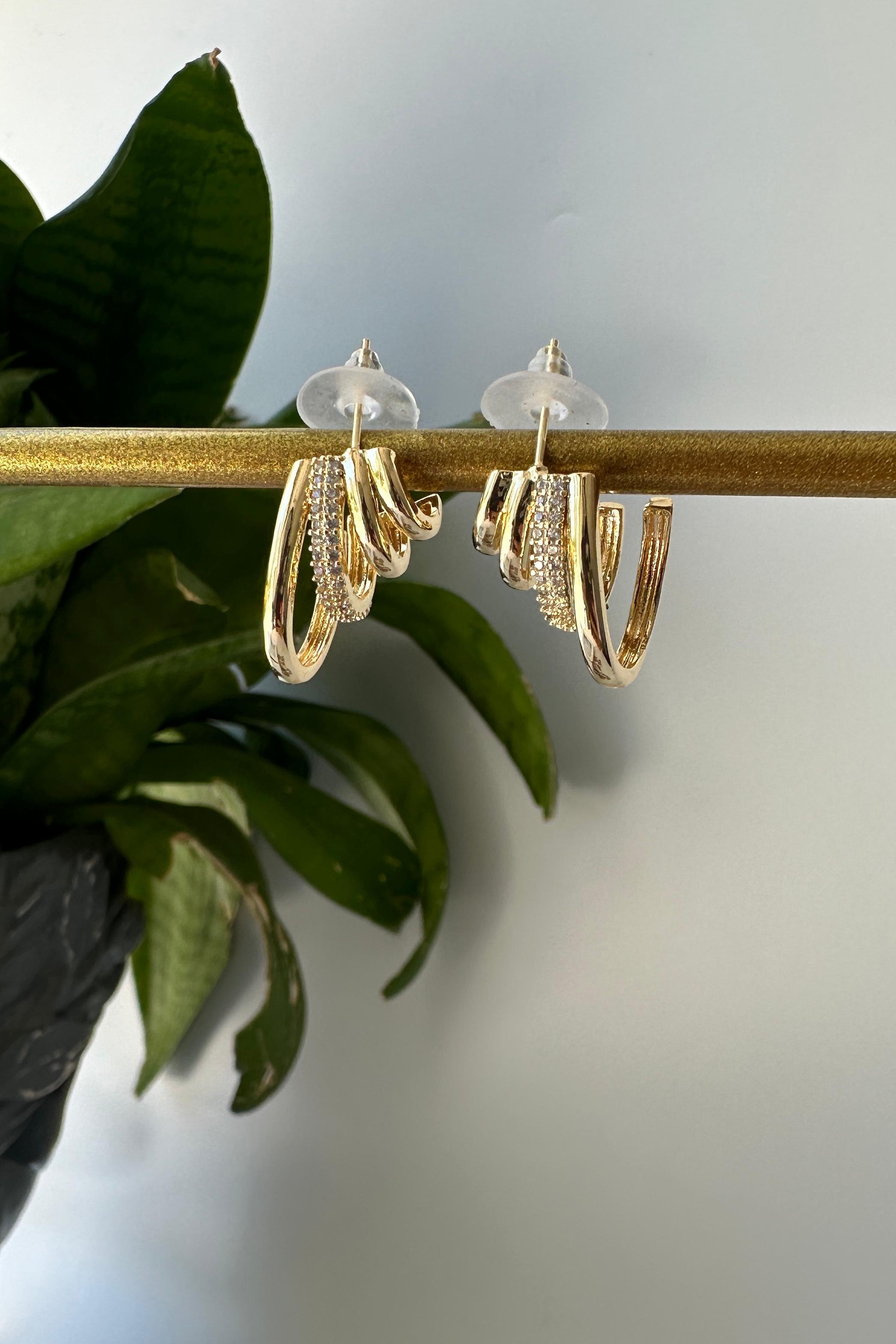 DÖRTLÜ GÖRÜNÜMLÜ KÜPE