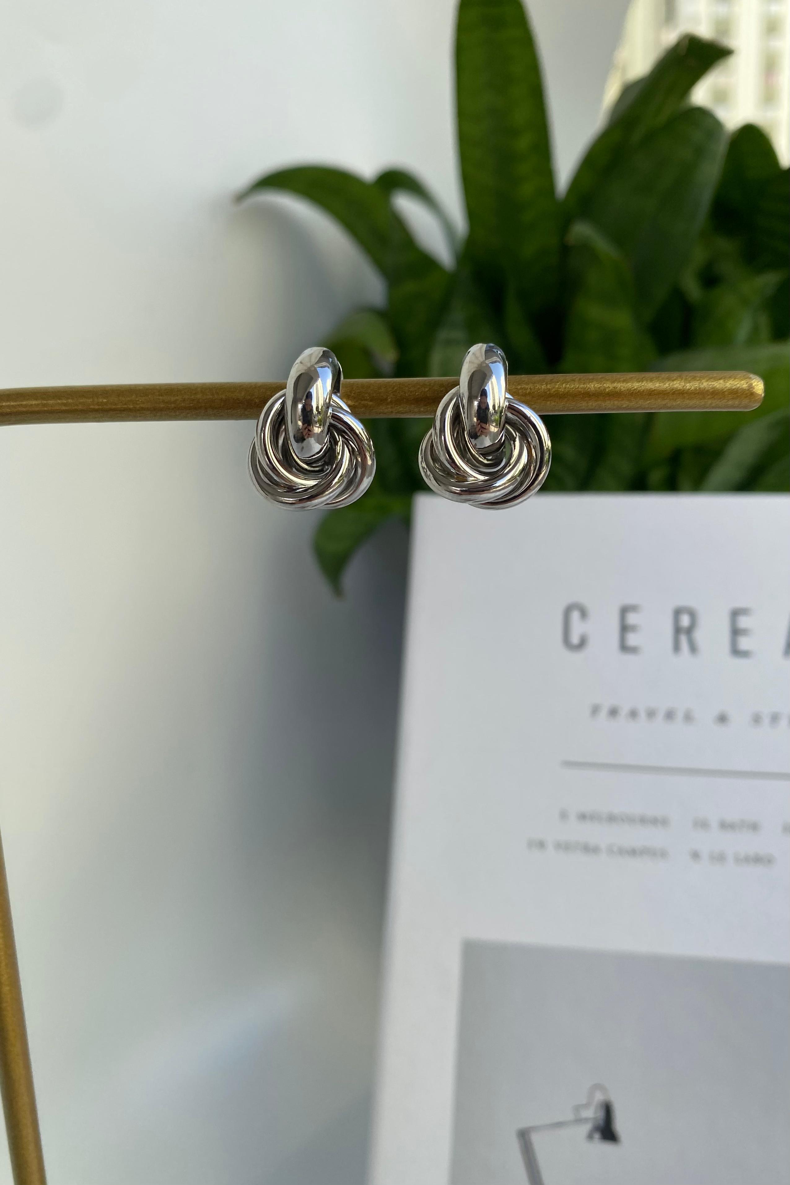 DÜĞÜM ÇİVİ KÜPE