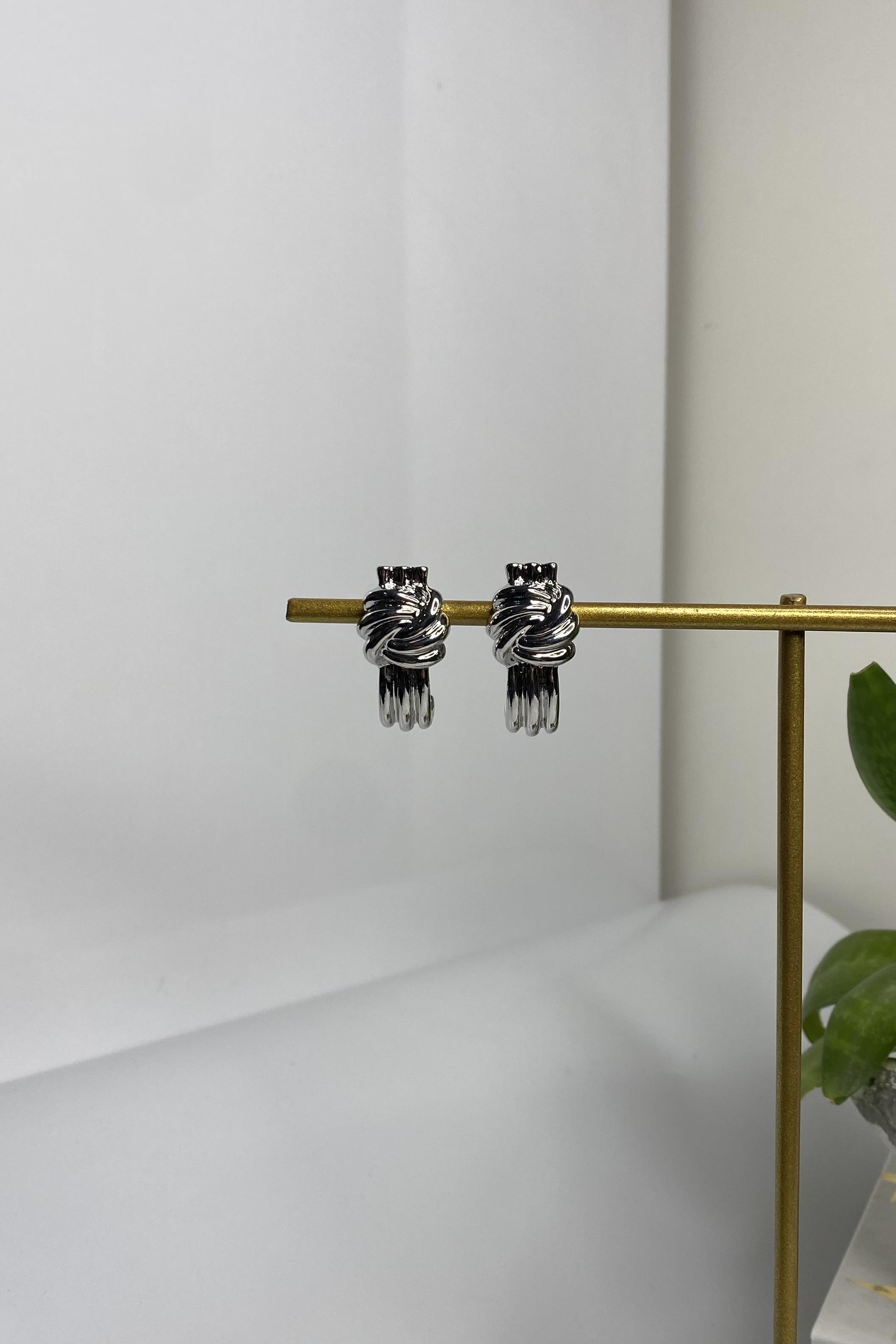 DÜĞÜM DETAYLI SARMAL KÜPE