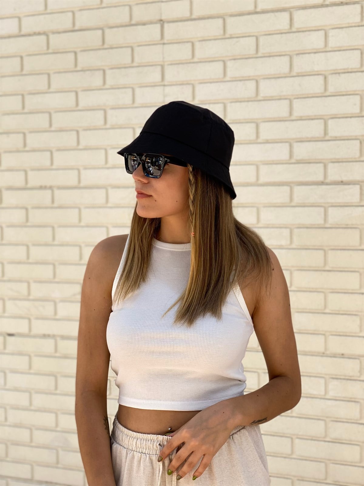 DÜZ RENK KOVA ŞAPKA