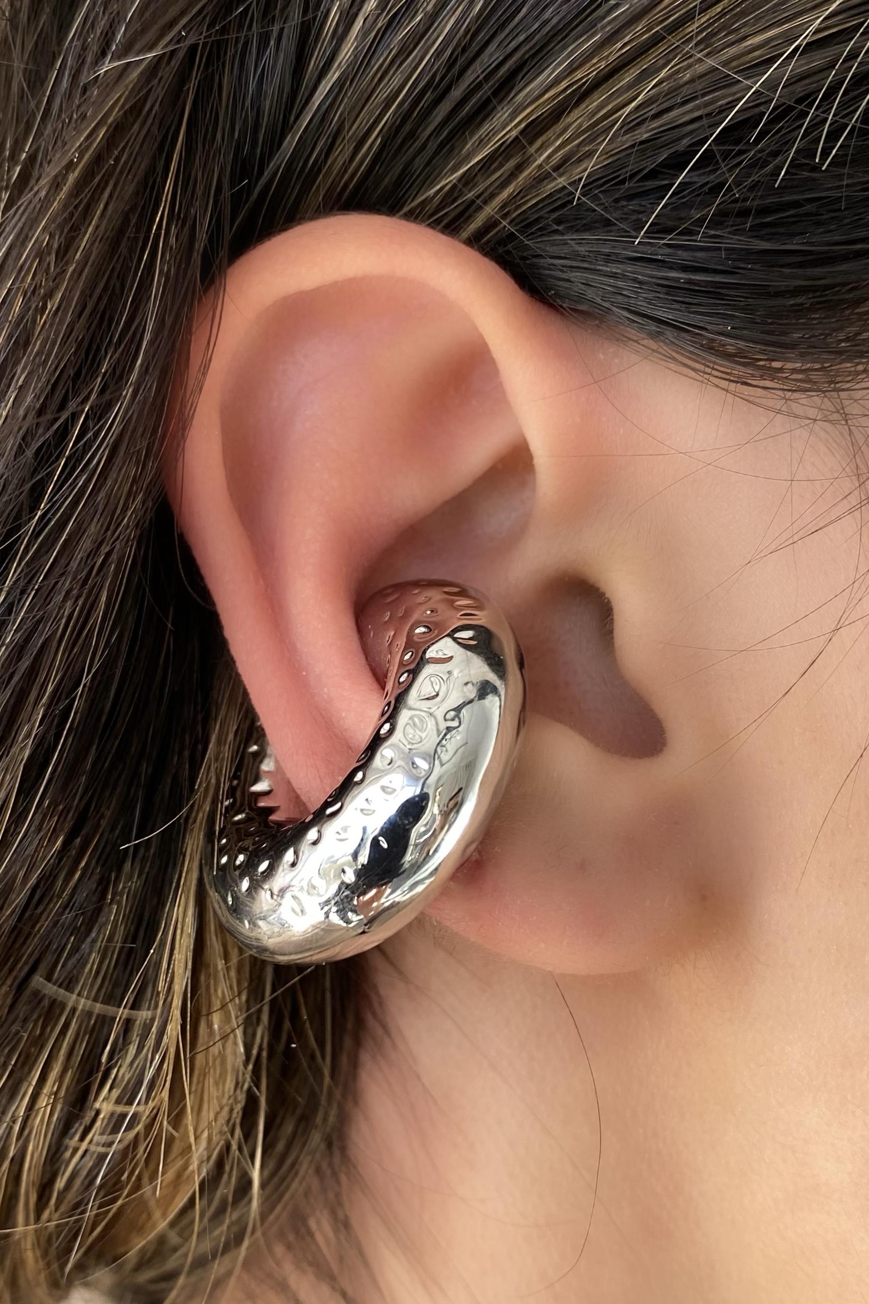 EZME BOMBELİ KIKIRDAK KÜPE