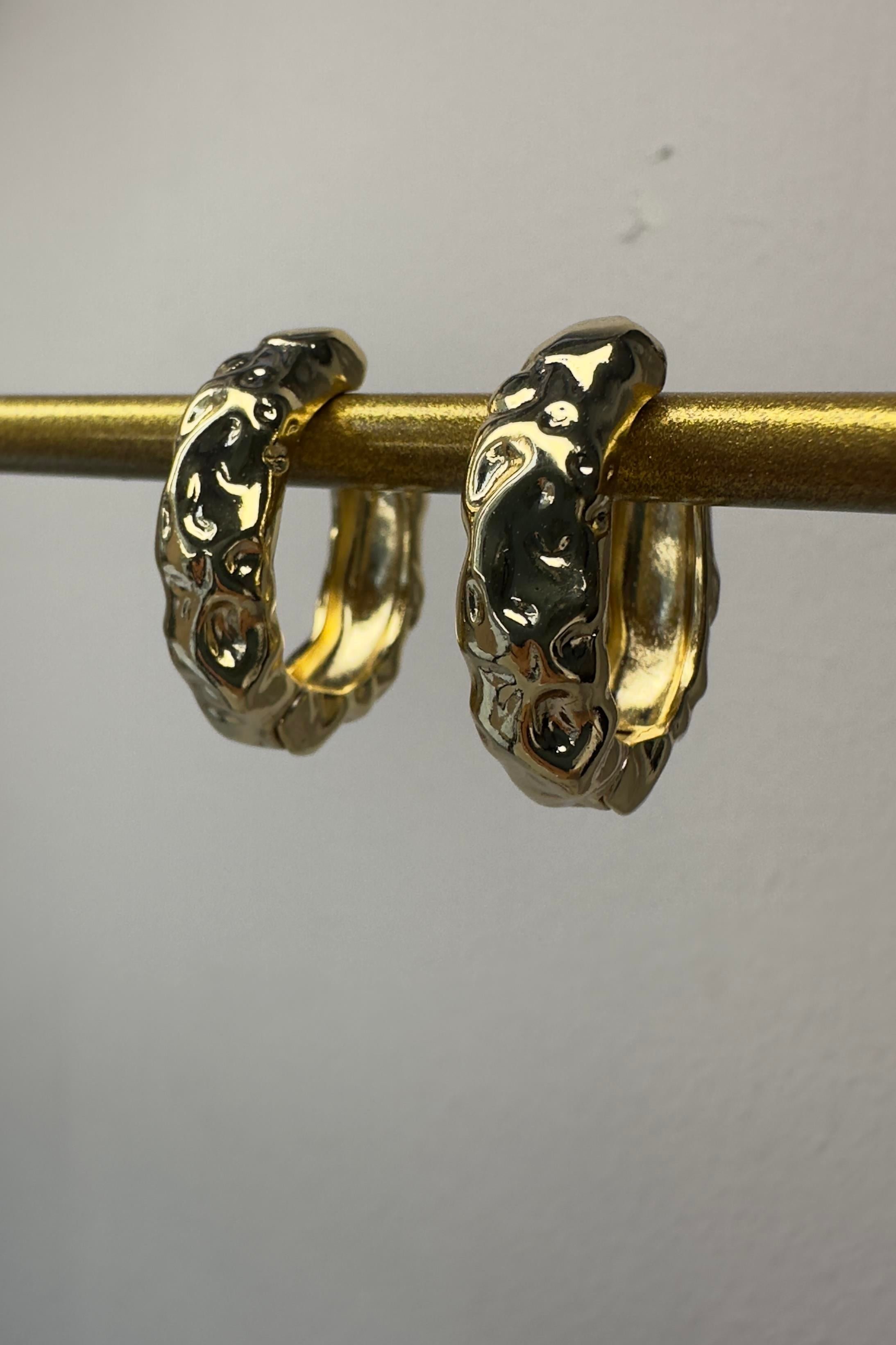 EZME İZLİ HALKA KÜPE