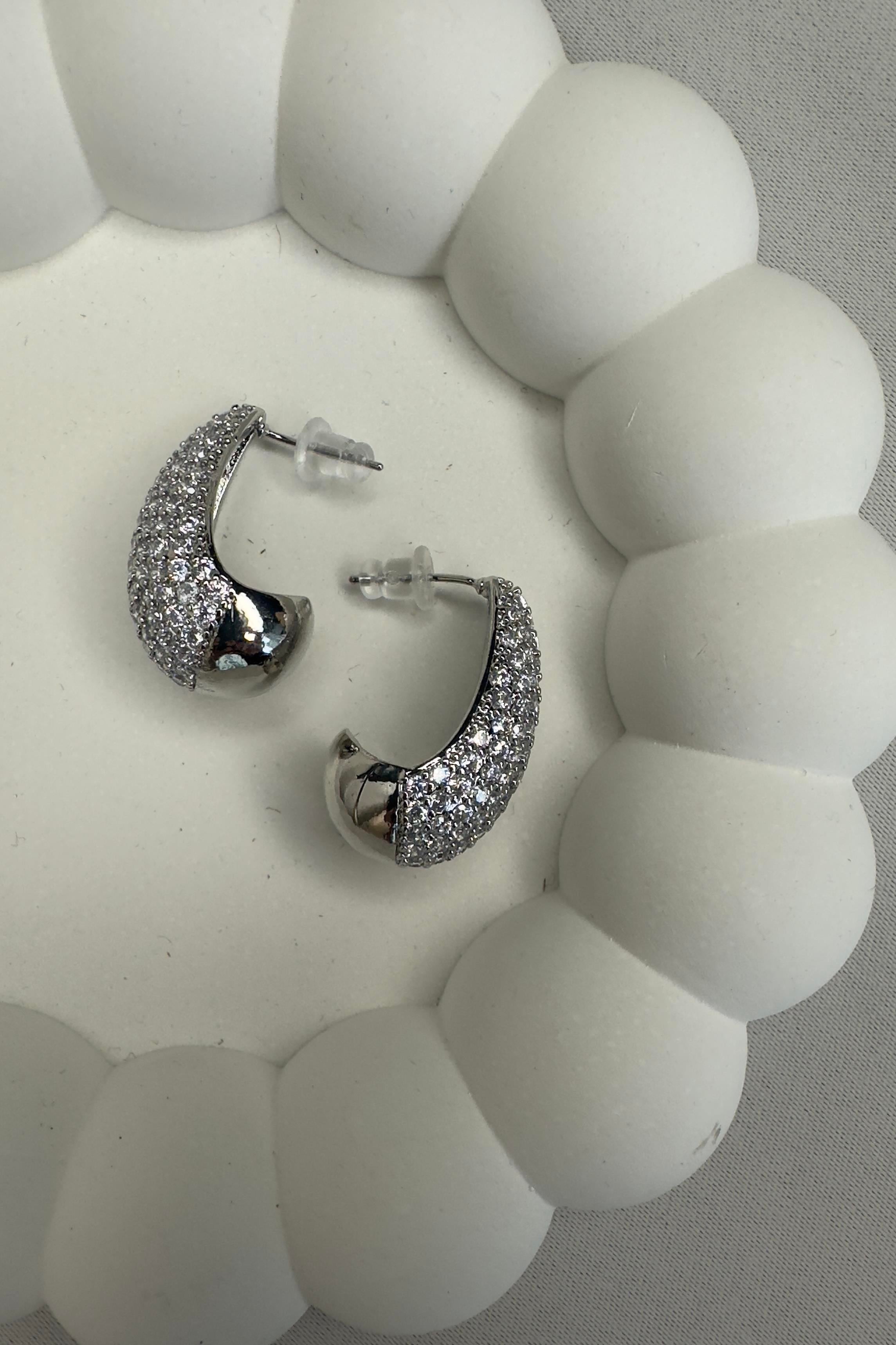 FULL ZİRKON TAŞLI MARKA DAMLA KÜPE