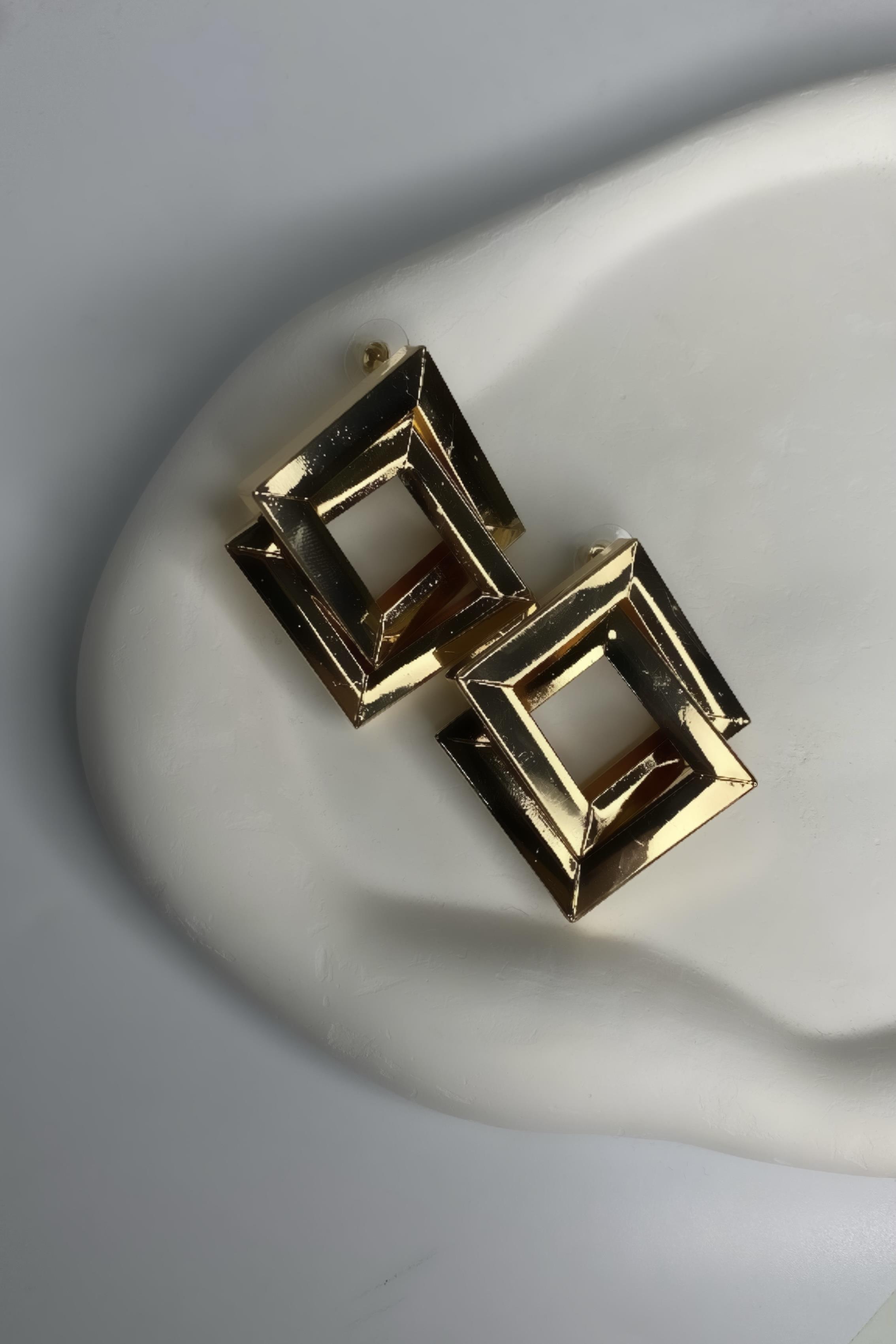 GEÇMELİ KARE KÜPE