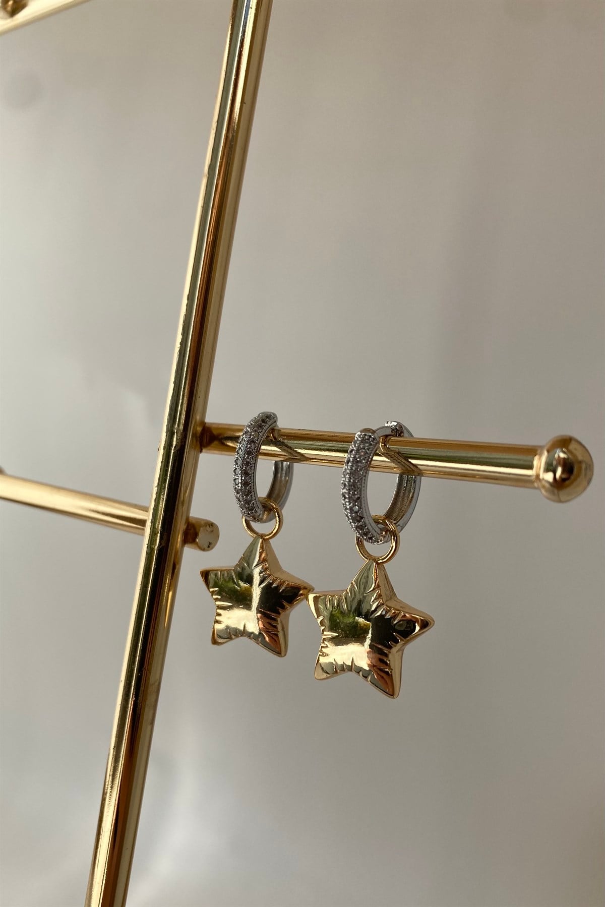 GOLD YILDIZLI TAŞLI HALKA KÜPE