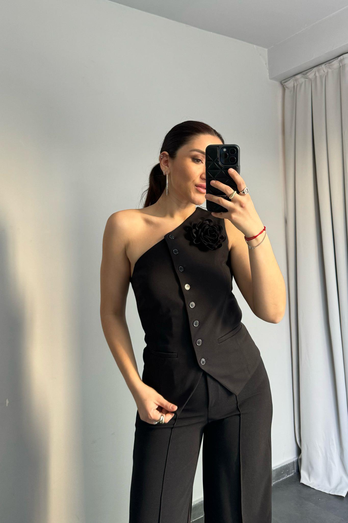 GÜL DETAYLI TEK OMUZ YELEK/02