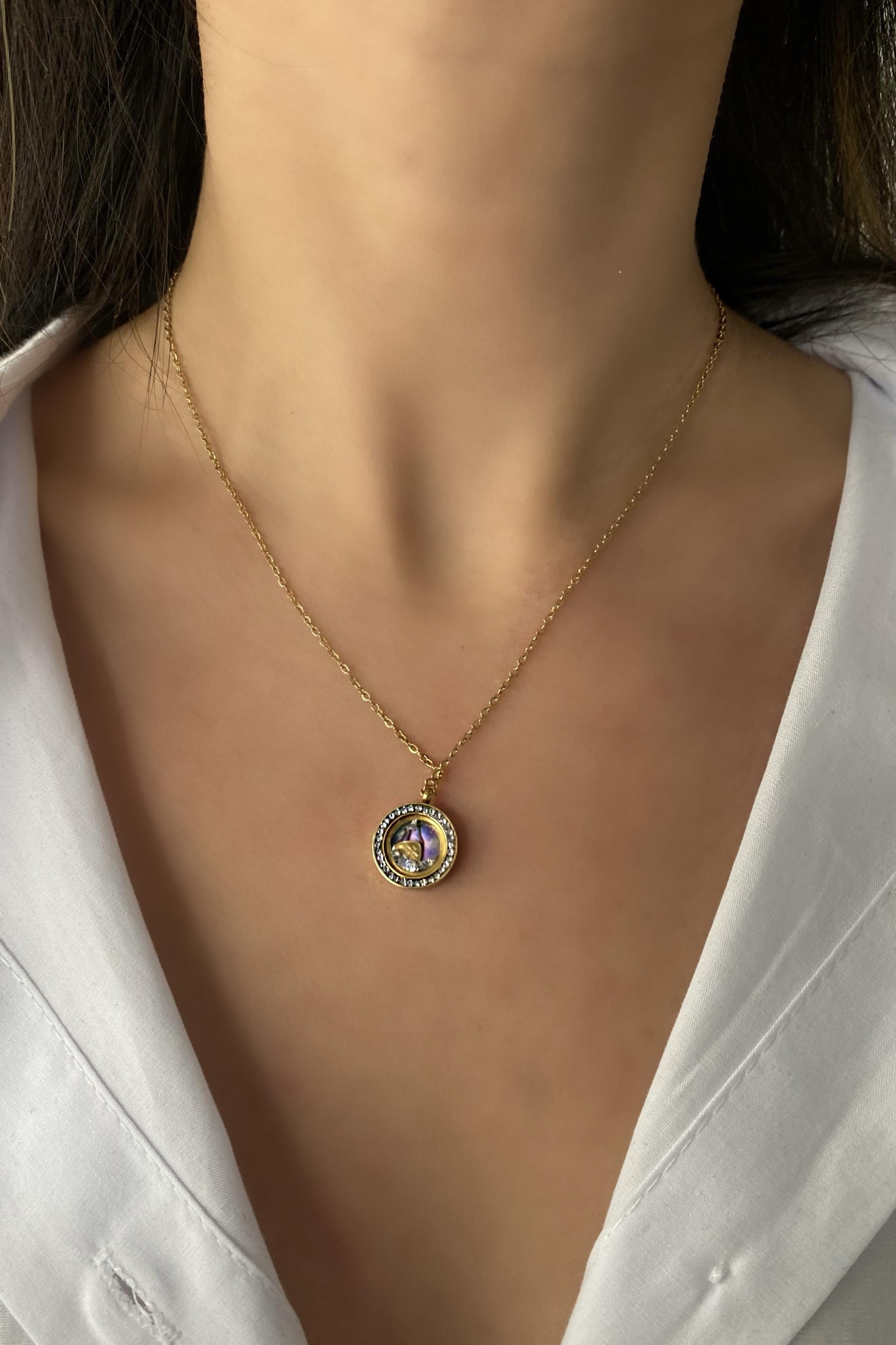 İÇİ KALP ÇERÇEVE TAŞLI KOLYE