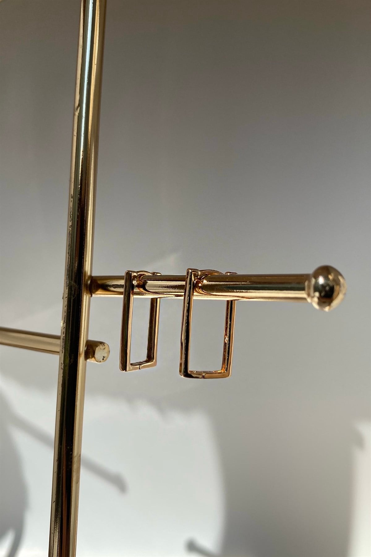 İNCE DİKDÖRTGEN HALKA KÜPE 2cm