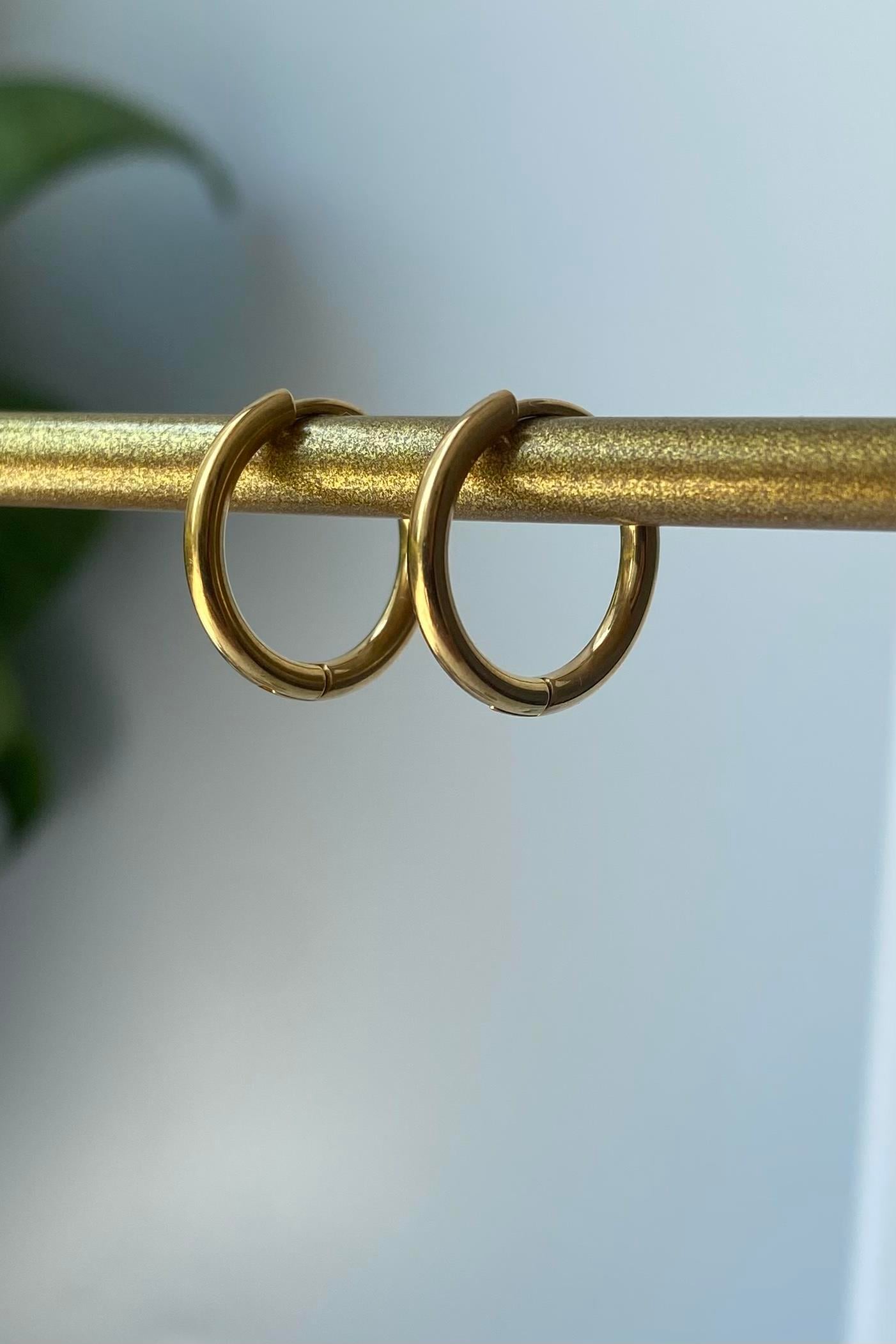 İNCE HALKA KÜPE 1.5CM