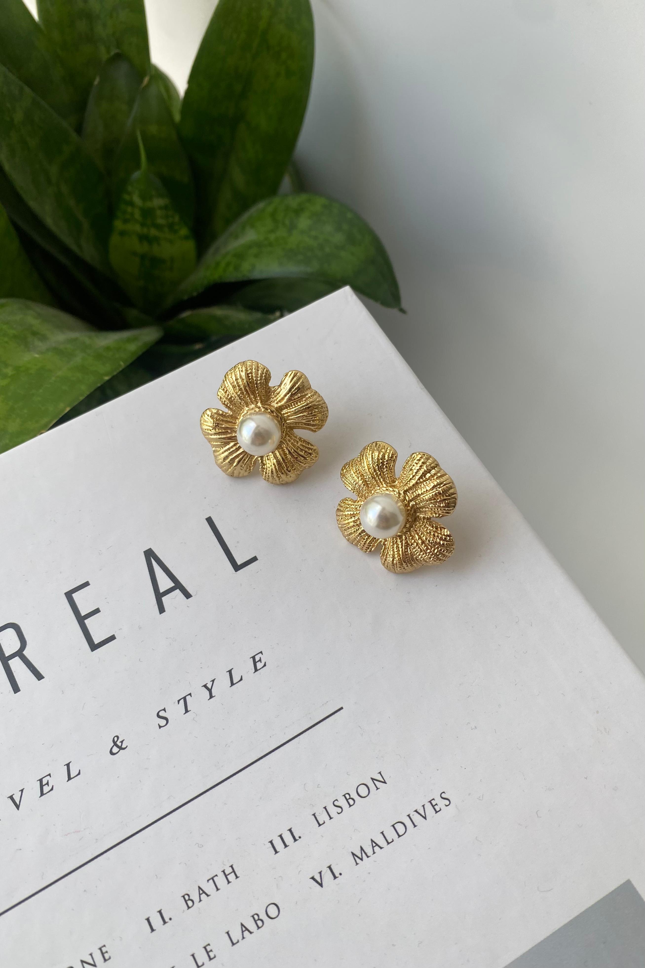 İNCİLİ PAPATYA KÜPE