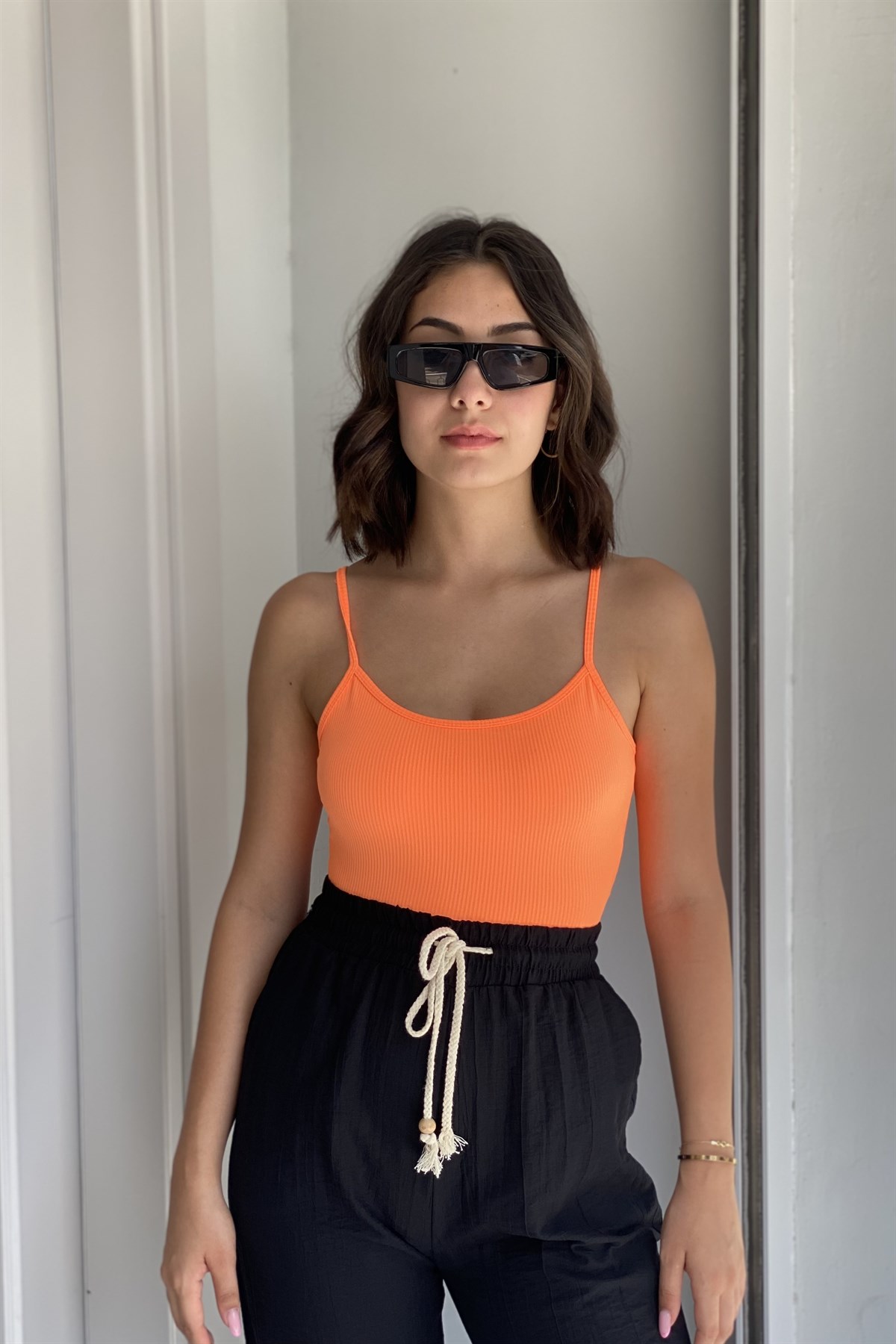 İP ASKILI SIRT DEKOLTE KAŞKORSE BODYSUIT