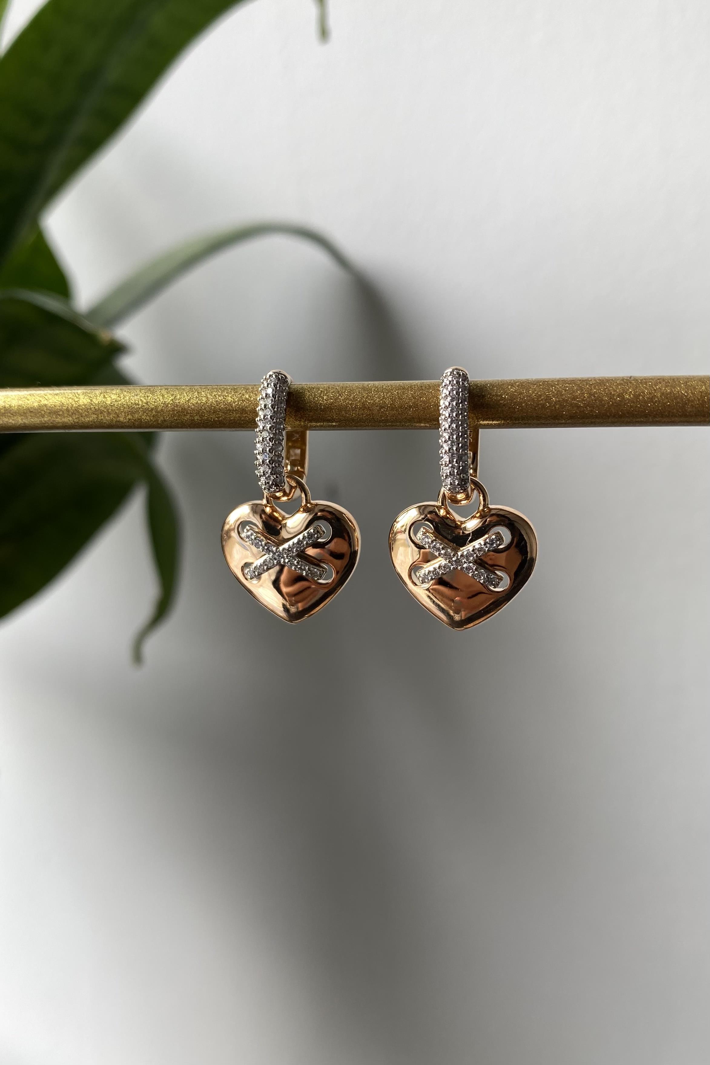 KALP GEÇİRİLMİŞ ÇAPRAZ MODEL KÜPE