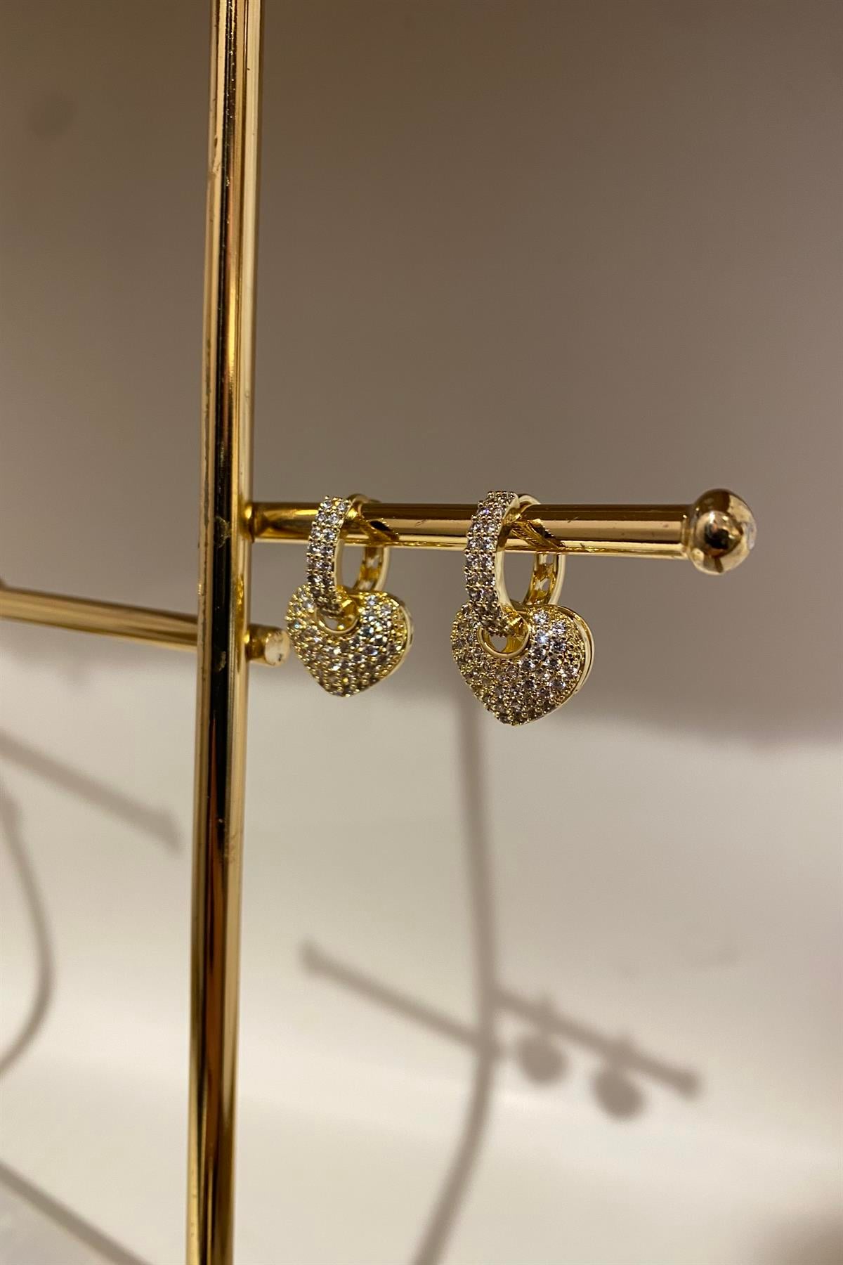 KALP GEÇMELİ VIP HALKA KÜPE