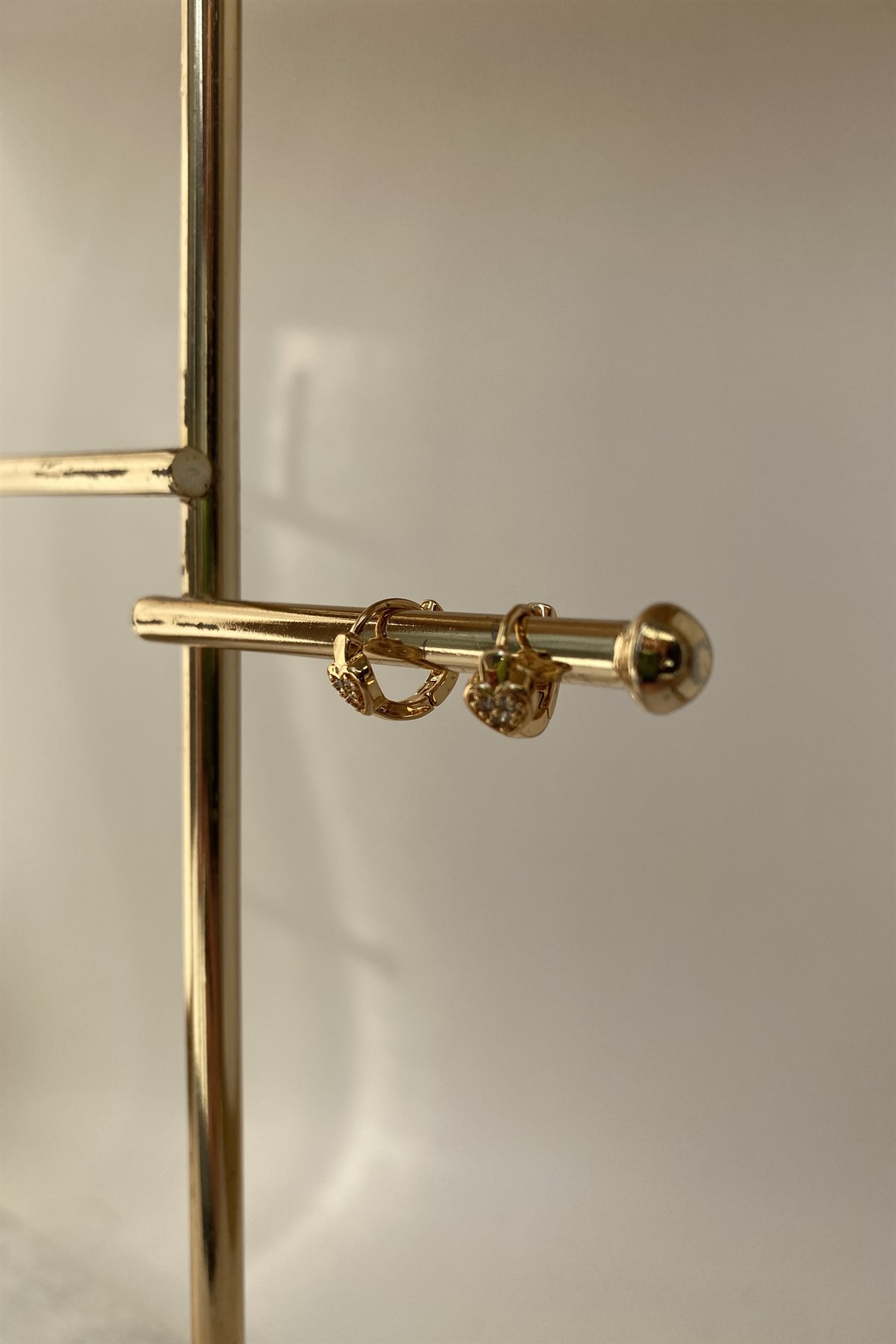 KALP TAŞLI MİNİK HALKA KÜPE 1cm