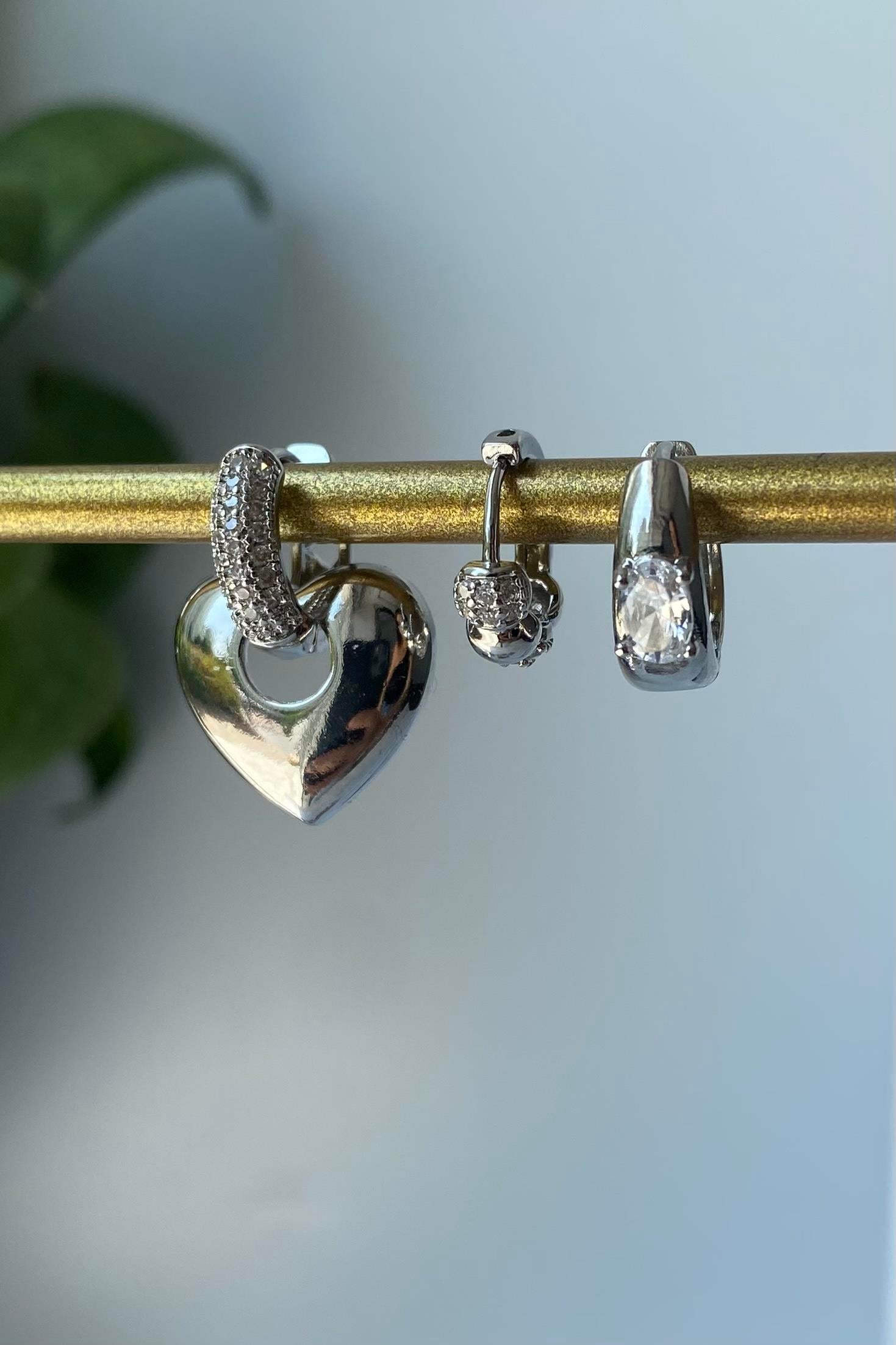 KALP UÇLU ÜÇLÜ KOMBİN KÜPE