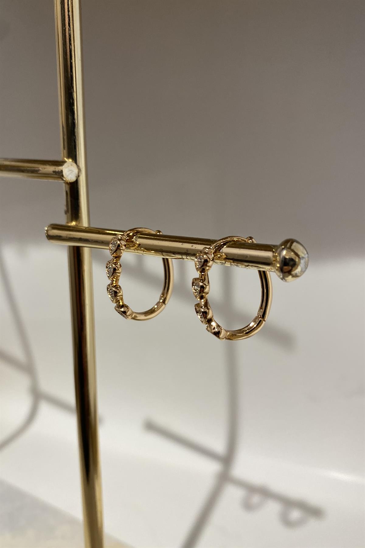 KALPLİ U MODEL HALKA KÜPE