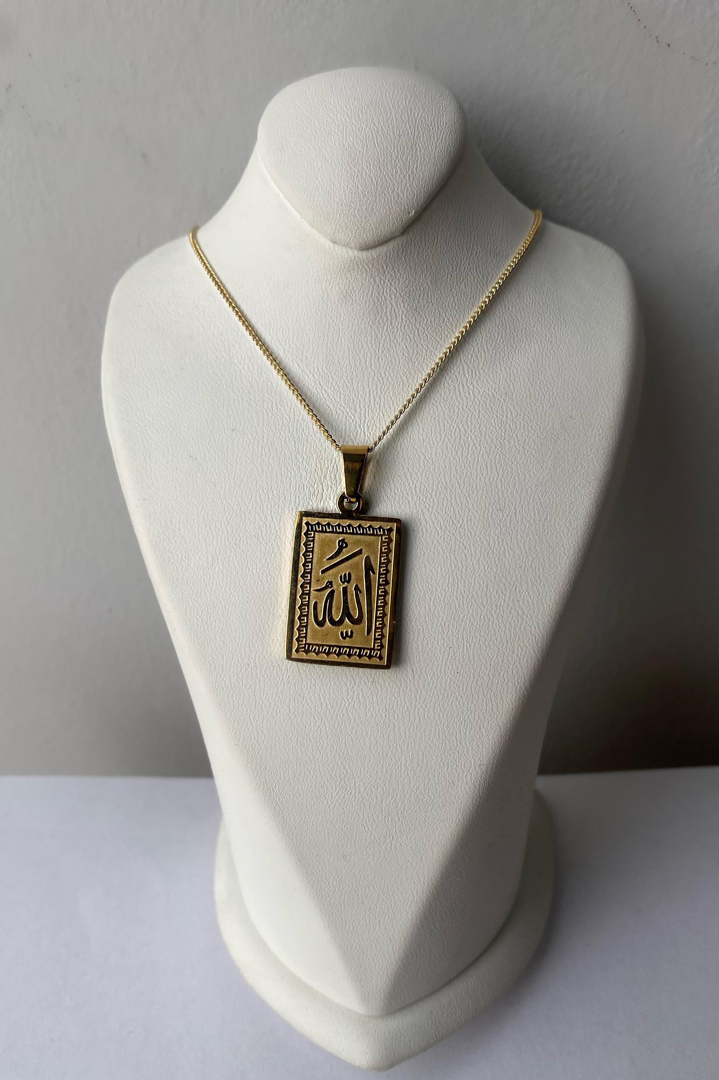 KARE PLAKALI ALLAH YAZILI KOLYE