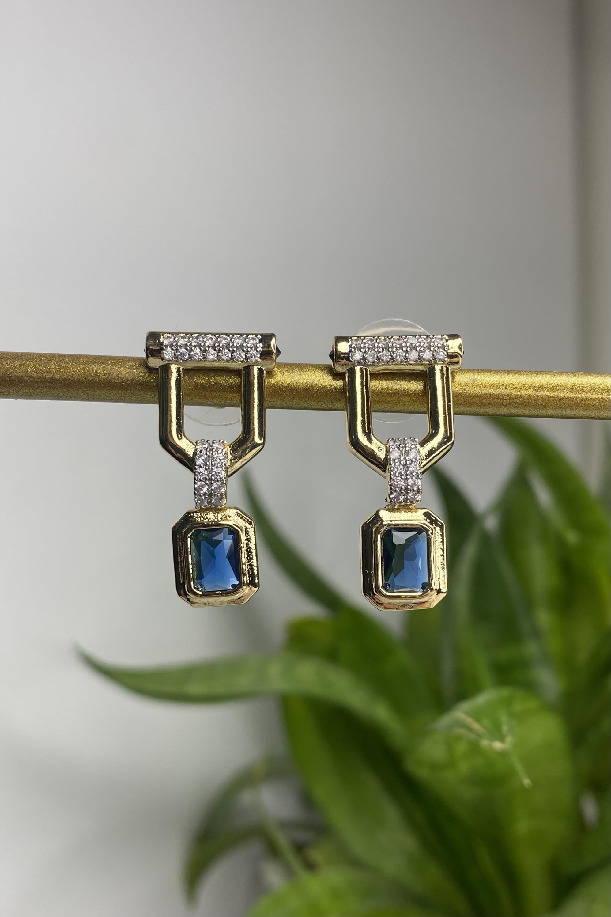 KARE TAŞ GEÇİRMELİ KÜPE