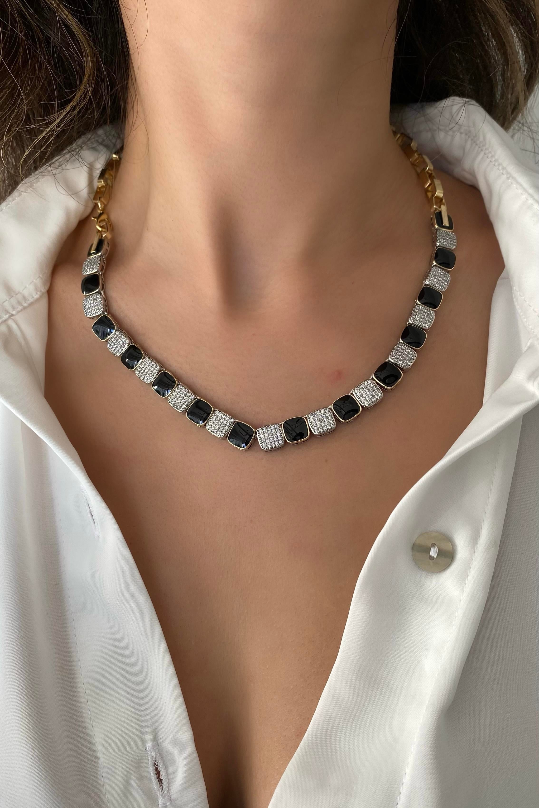 KARE TAŞ X ATAÇ KOLYE