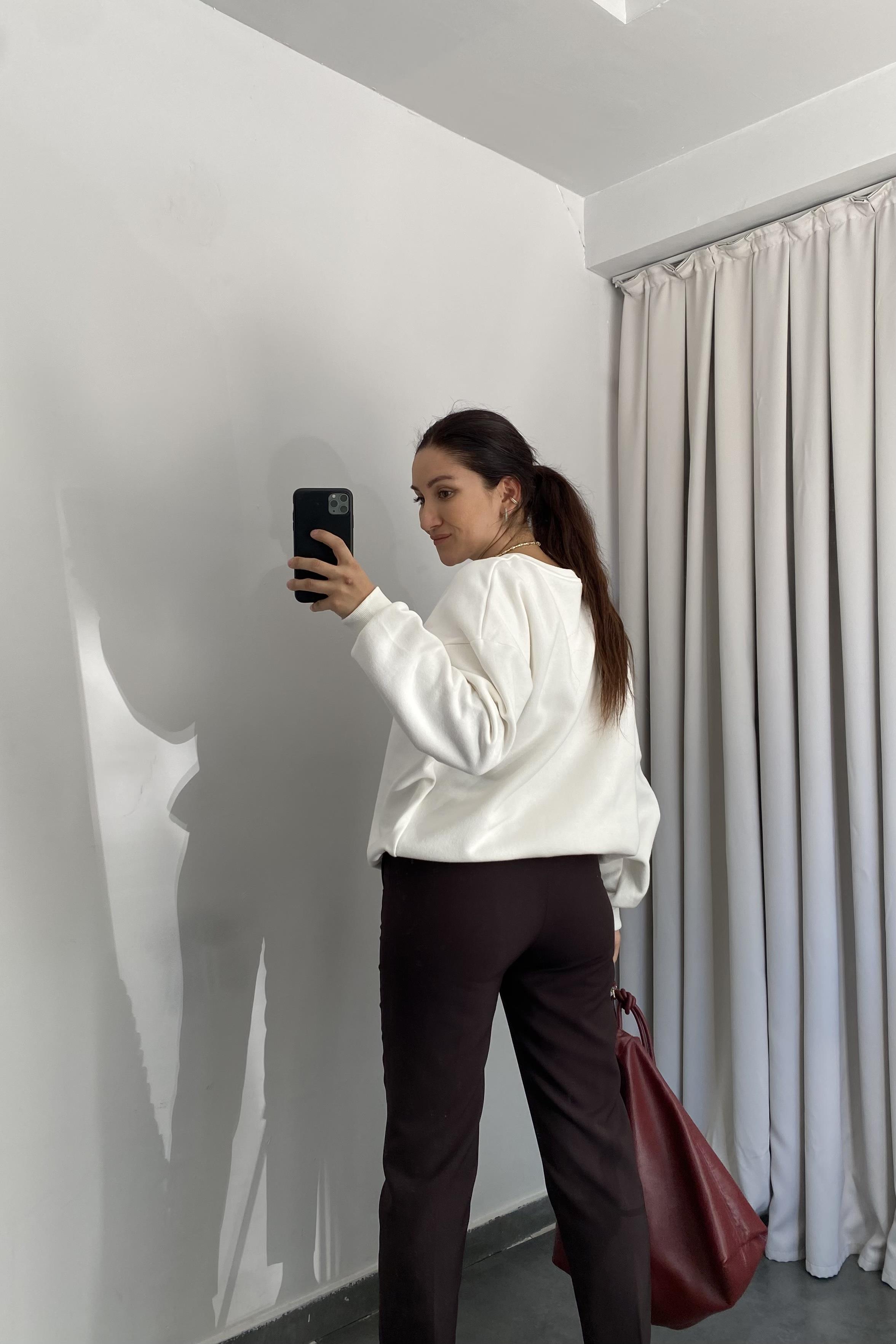 KELEBEK İŞLEMELİ İPEKYOL SWEATSHIRT