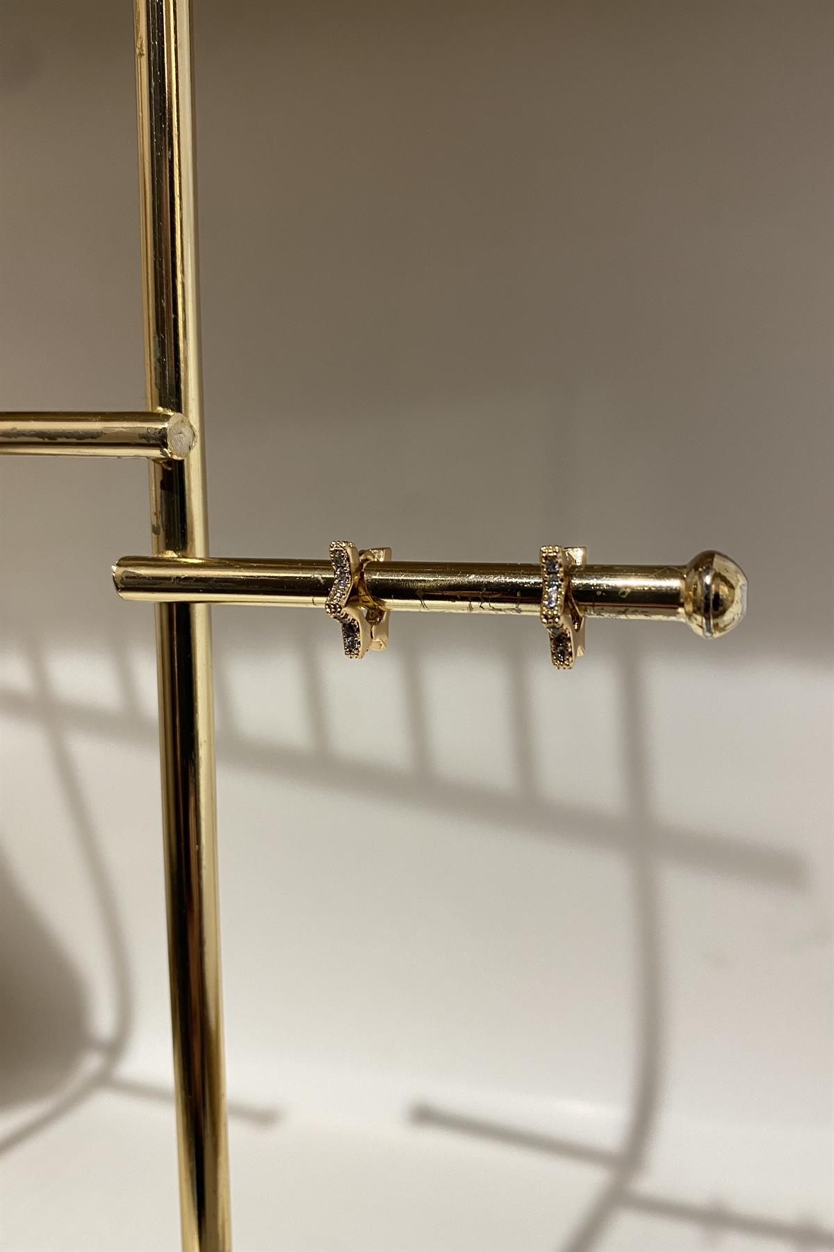 KENARI TAŞLI GÜNEŞ KÜPE 1,3cm