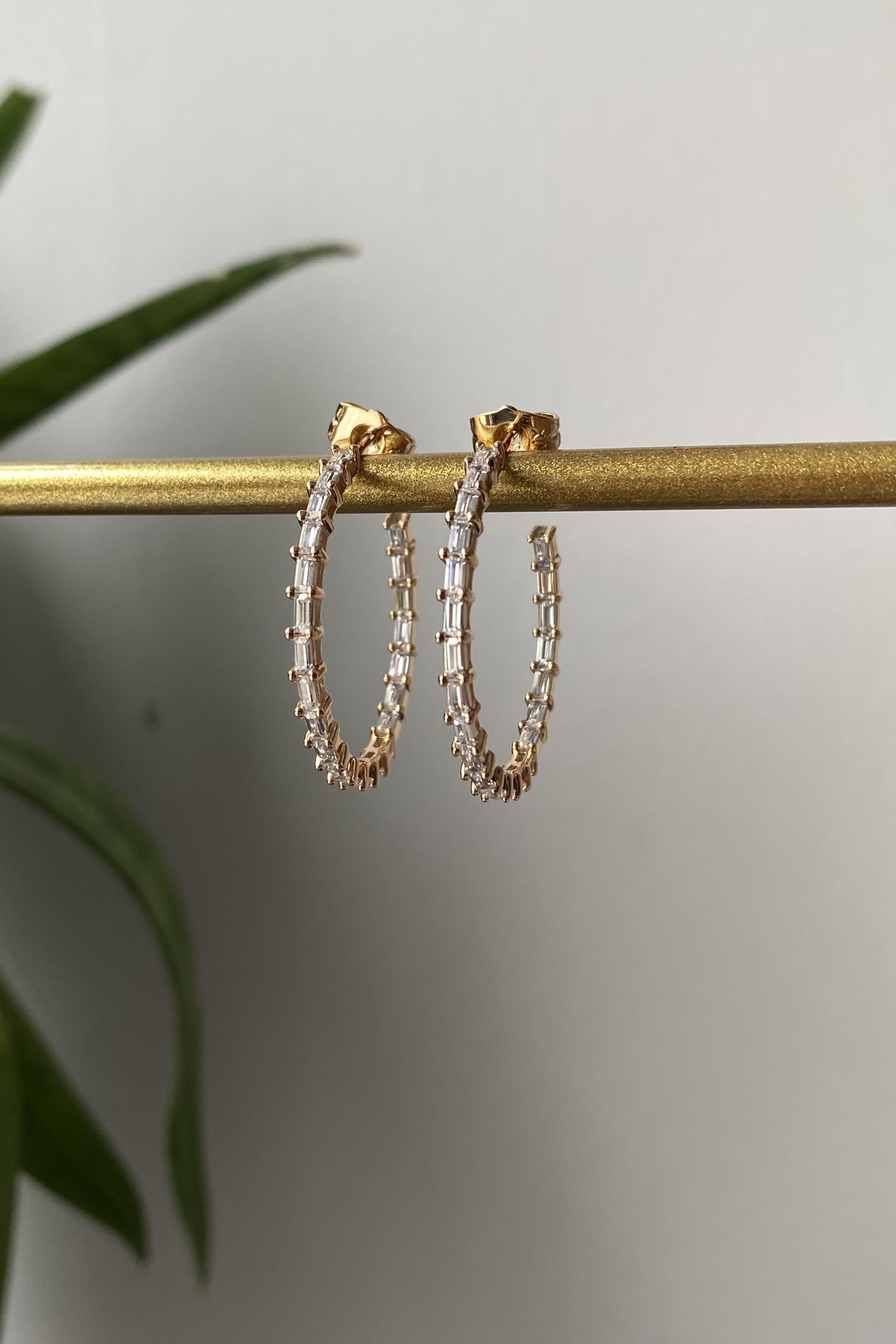 KESME TAŞ SIRALI HALKA KÜPE