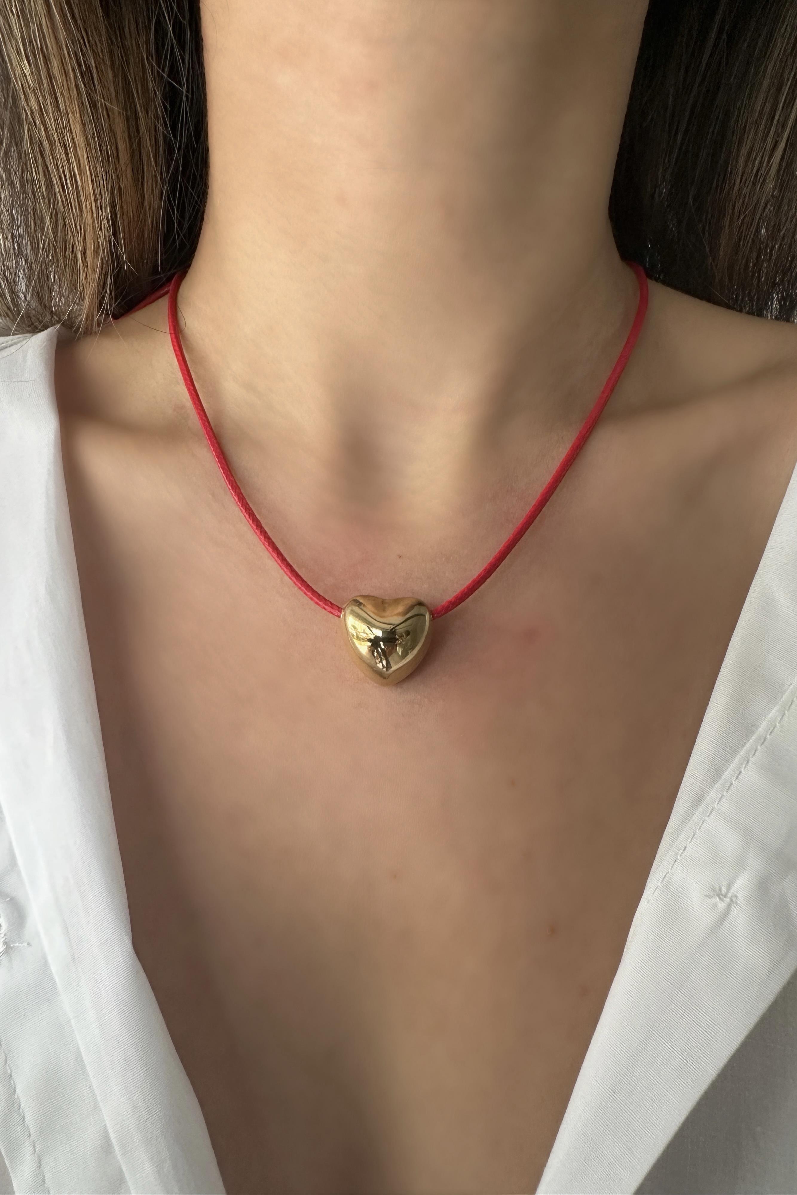 KIRMIZI İPLİ KALP KOLYE