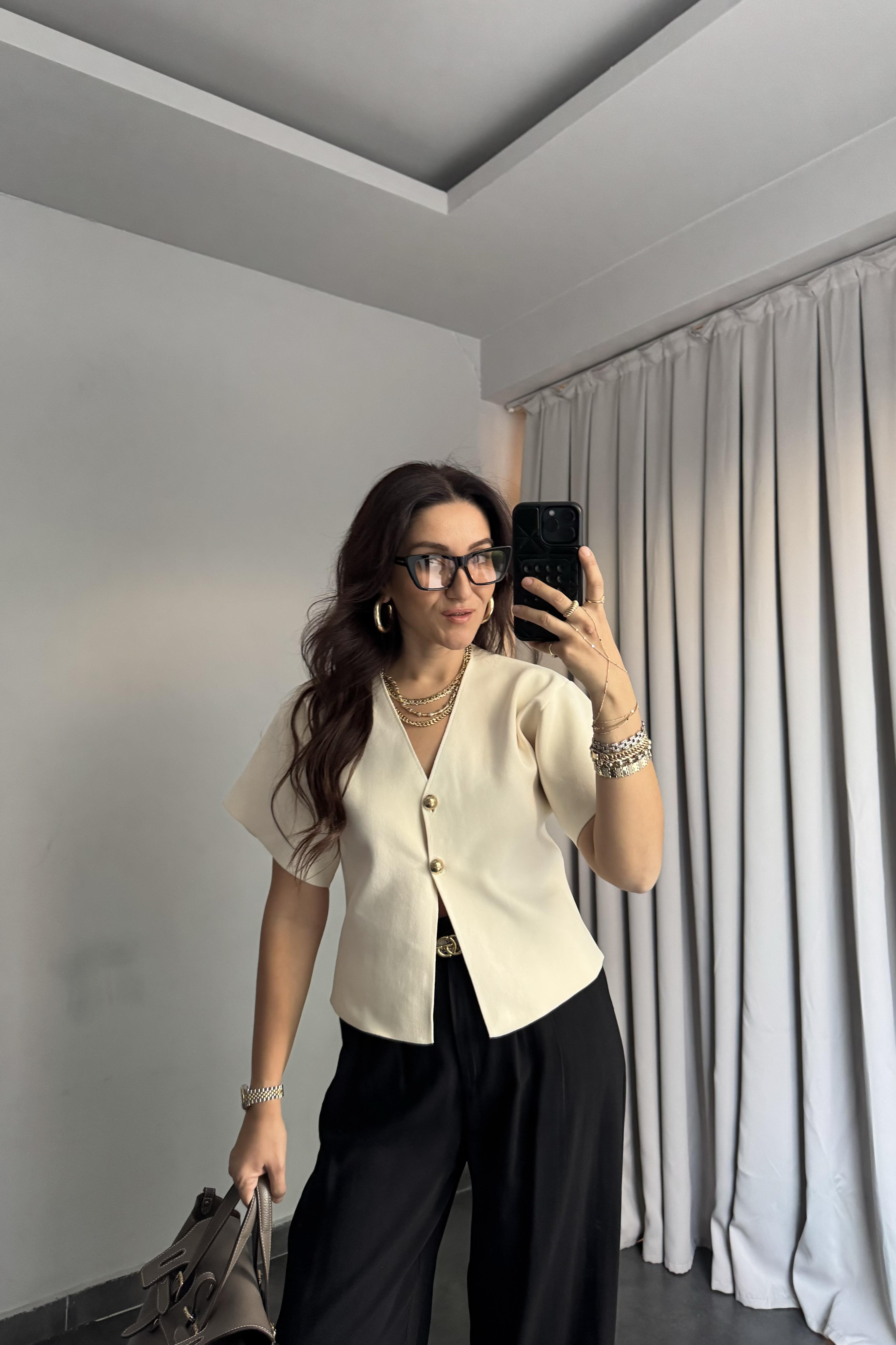 KISA KOL GOLD DÜĞMELİ TRİKO/4554