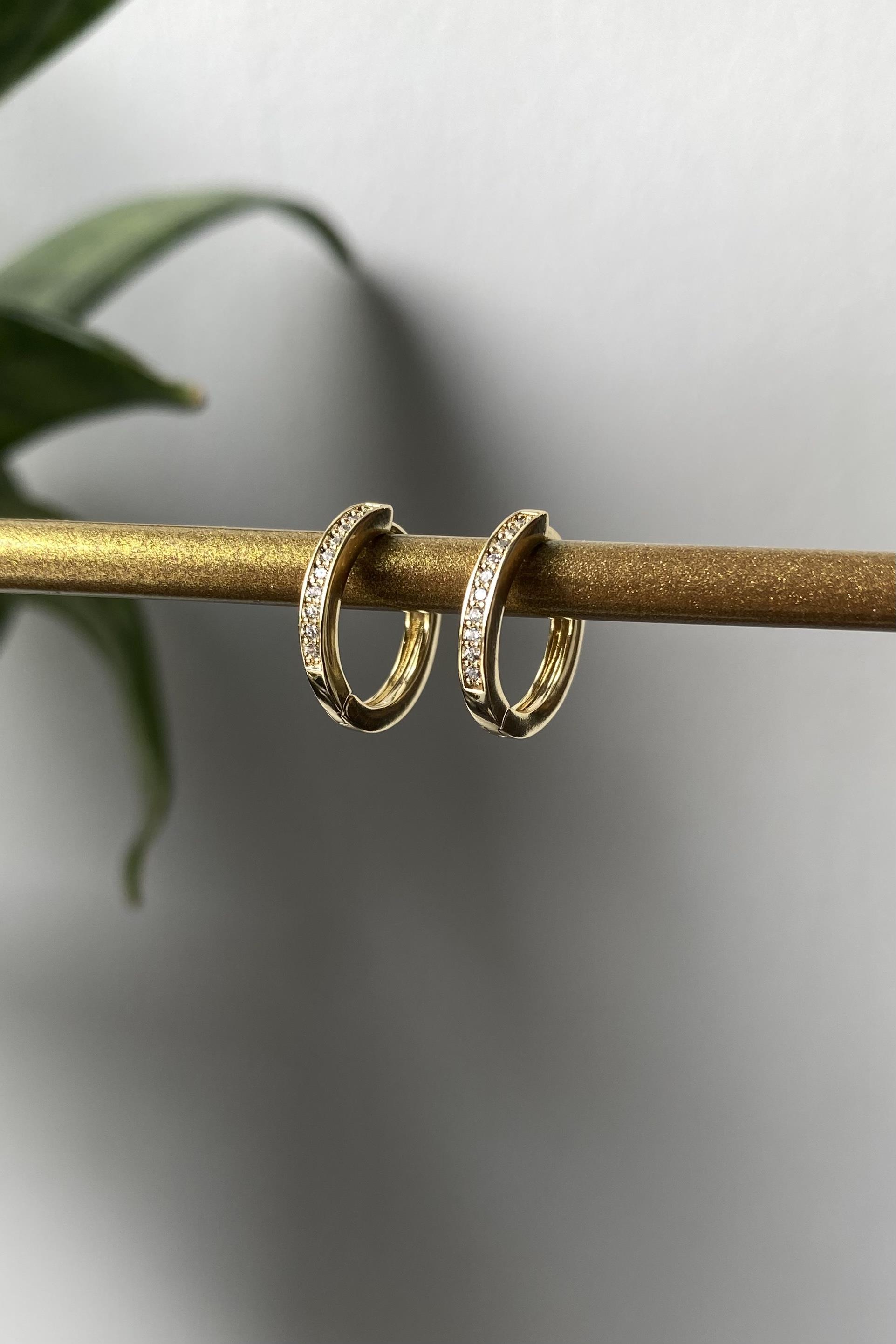 KLASİK GÖMME TAŞLI HALKA KÜPE 1,5CM