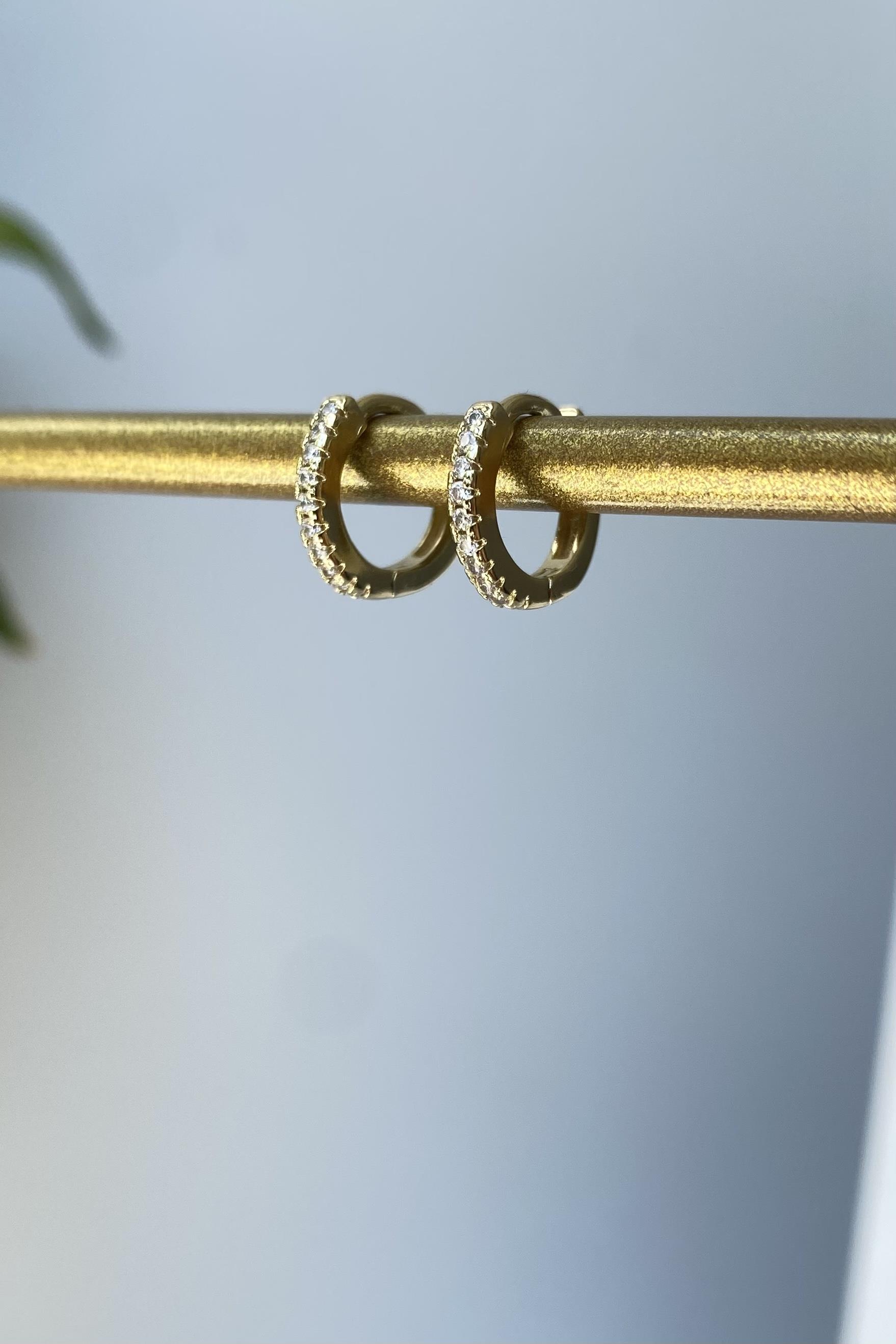 KLASİK TAŞLI HALKA KÜPE 1 CM