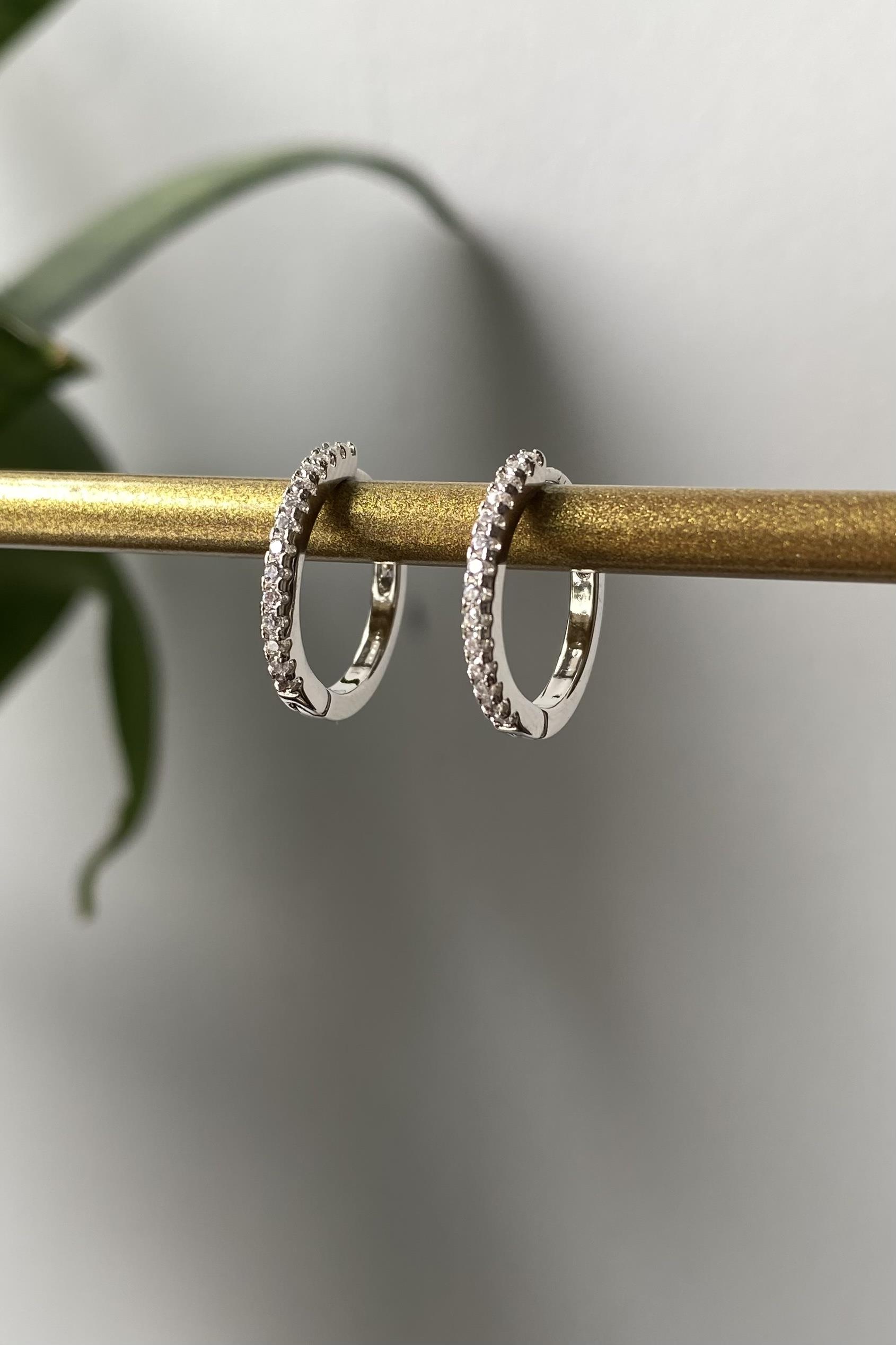 KLASİK TAŞLI HALKA KÜPE 1,5cm