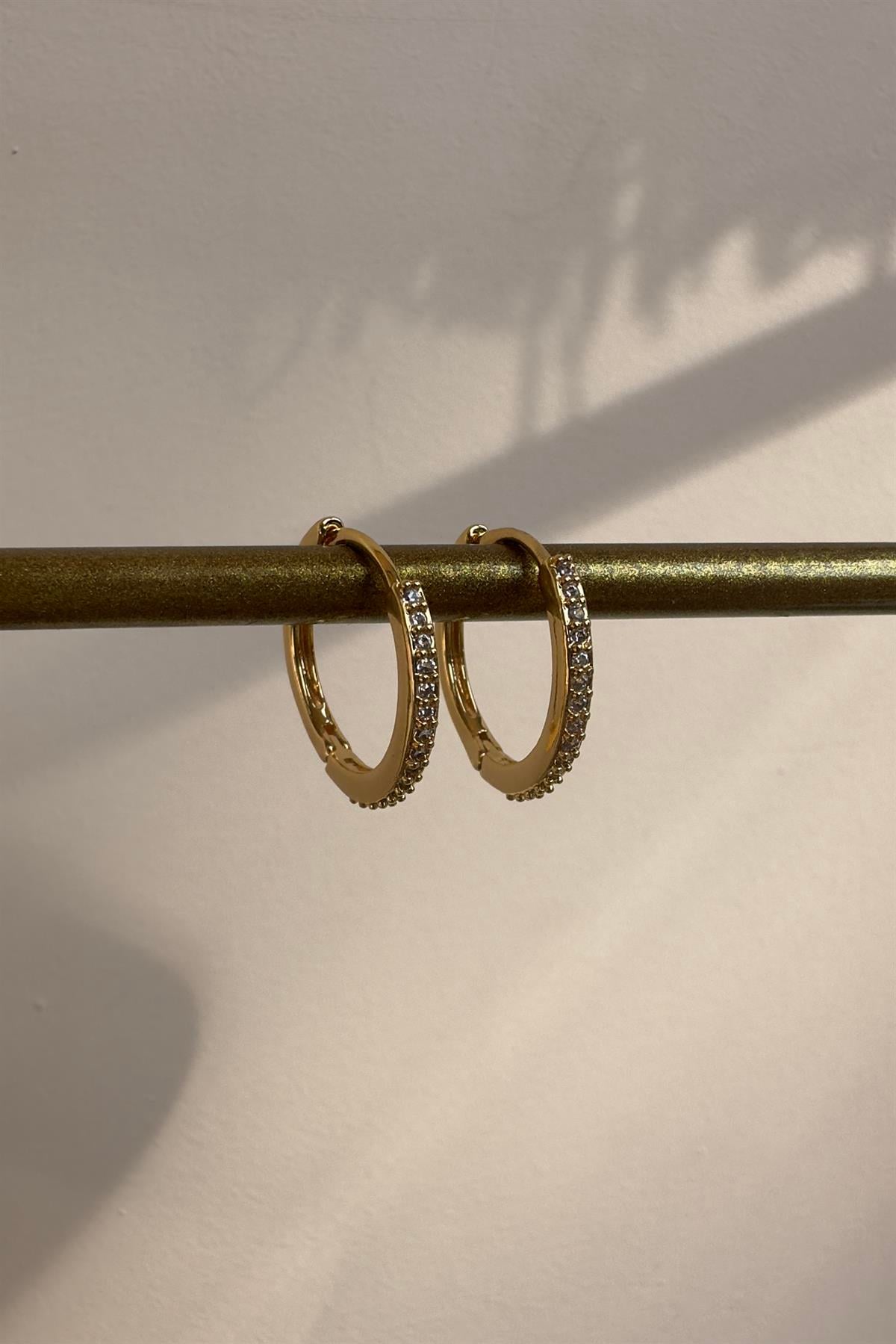 KLASİK TAŞLI HALKA KÜPE 1,8cm