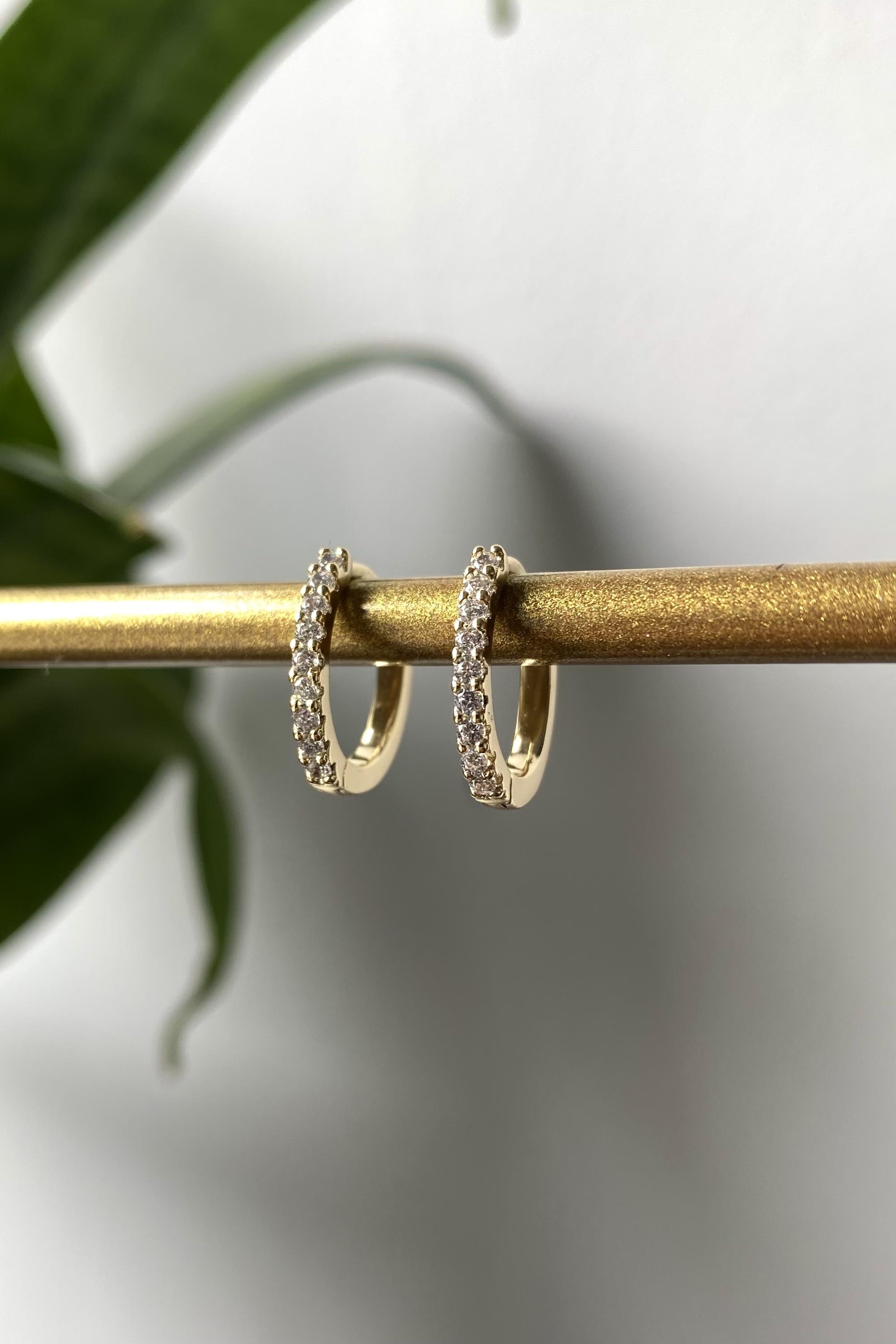 KLASİK TAŞLI OVAL HALKA KÜPE 1,5CM