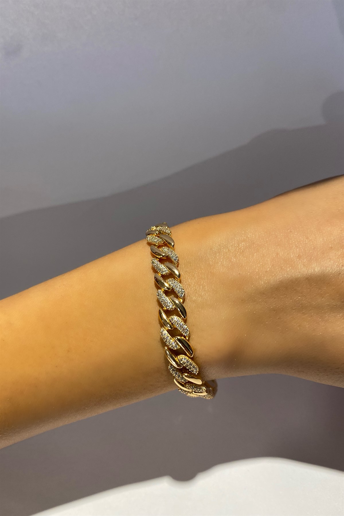 KLASİK ZİNCİR TAŞLI VIP BİLEZİK