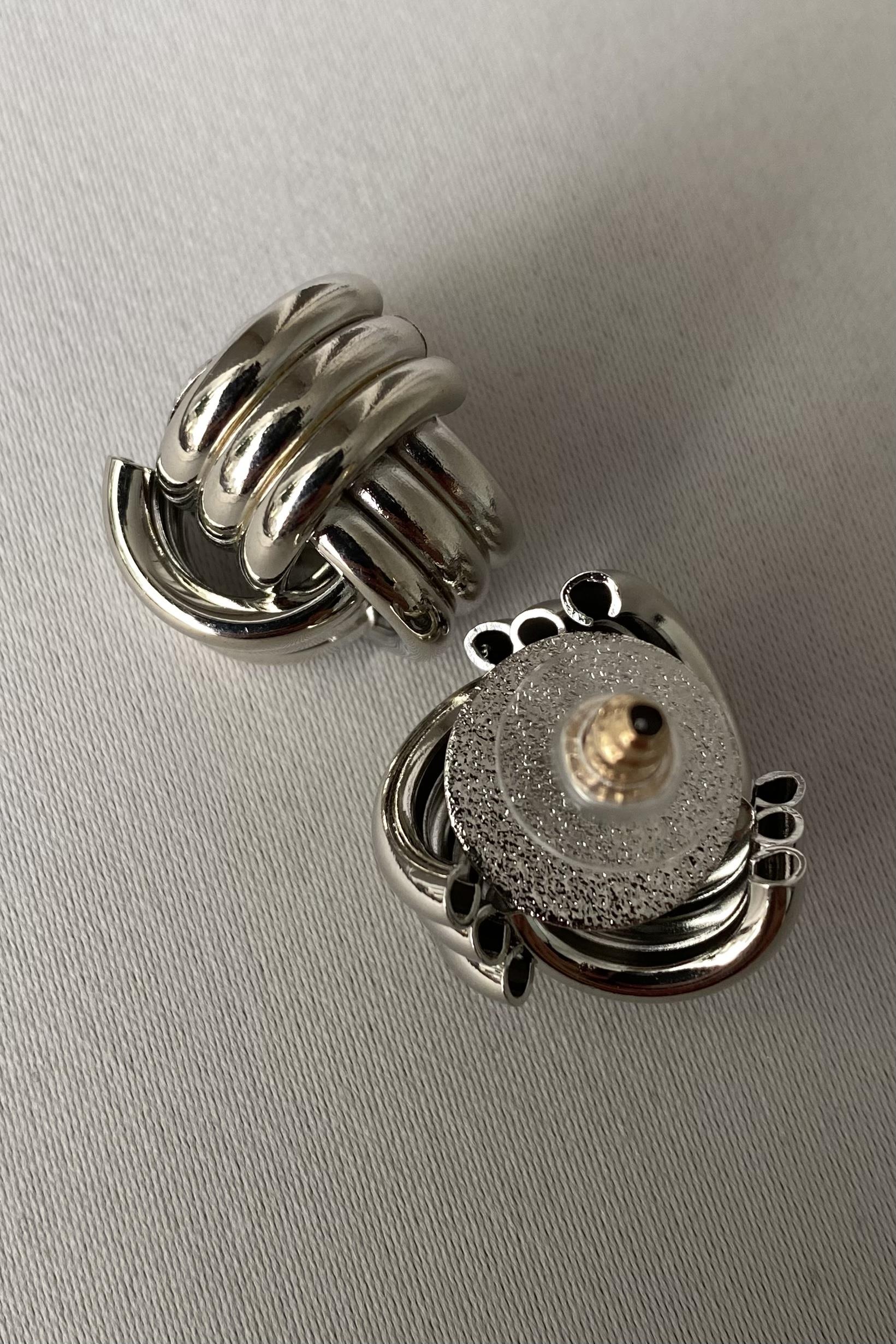 KÜÇÜK DÜĞÜM TOP KÜPE