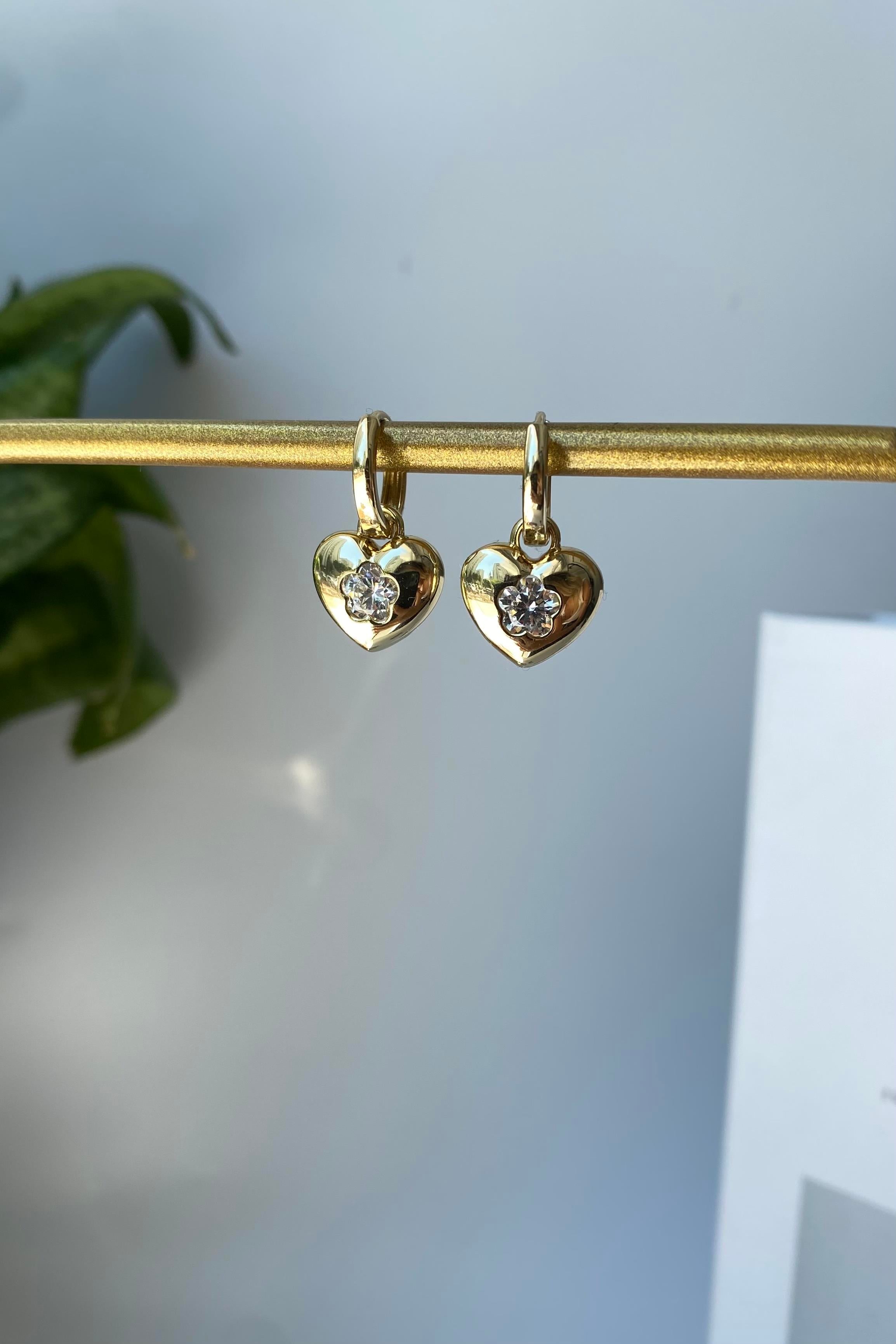 LOTUS TAŞLI KALP HALKA KÜPE