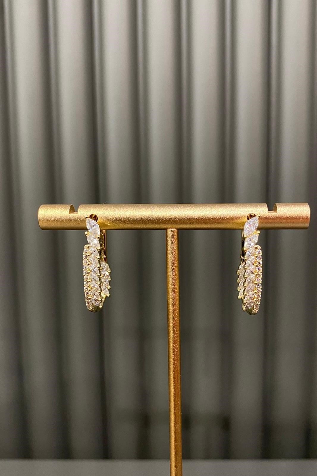 İKİ ŞERİTLİ ZİRKON OVAL KAPAMA KÜPE