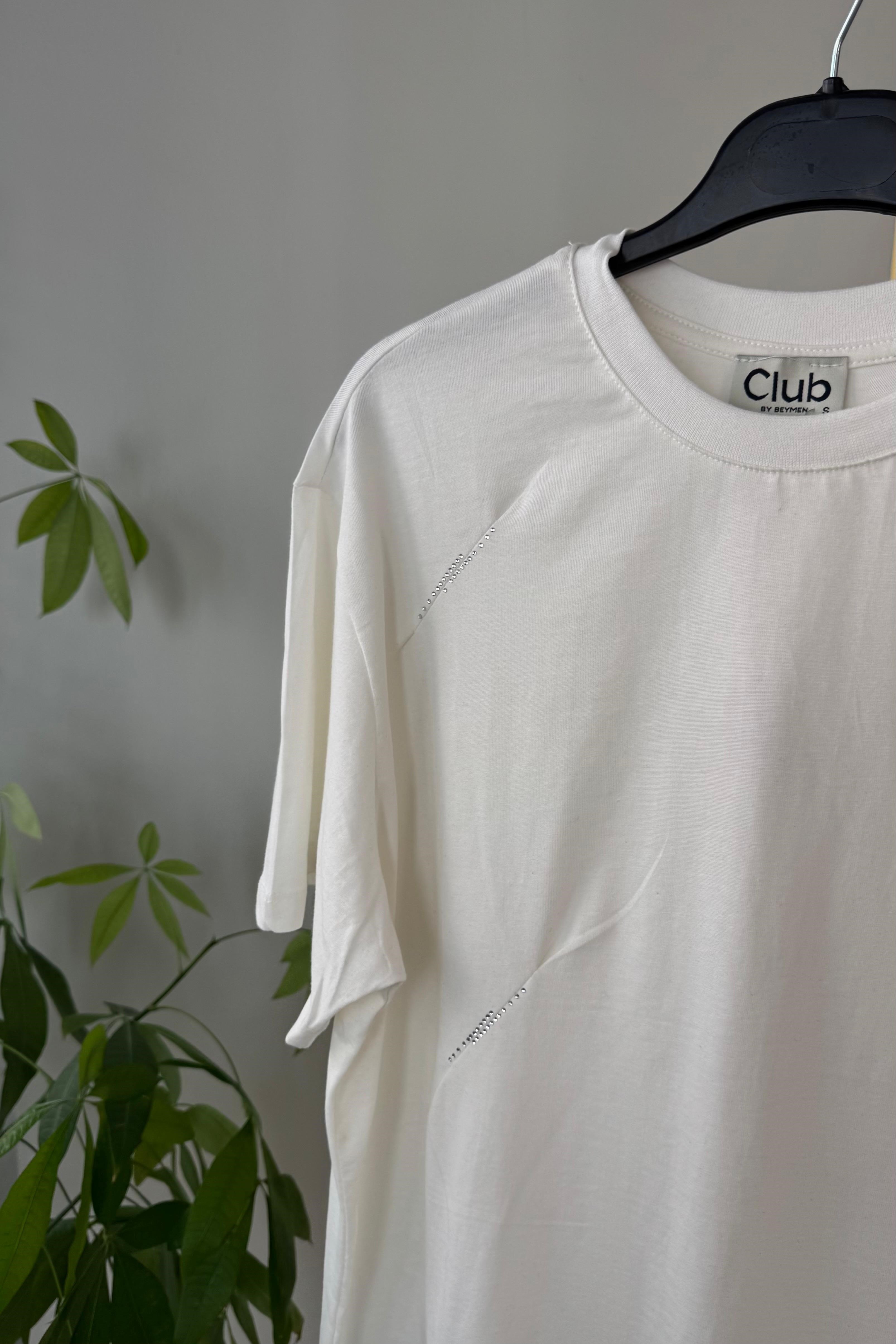 SİMETRİK TAŞLI T-SHİRT