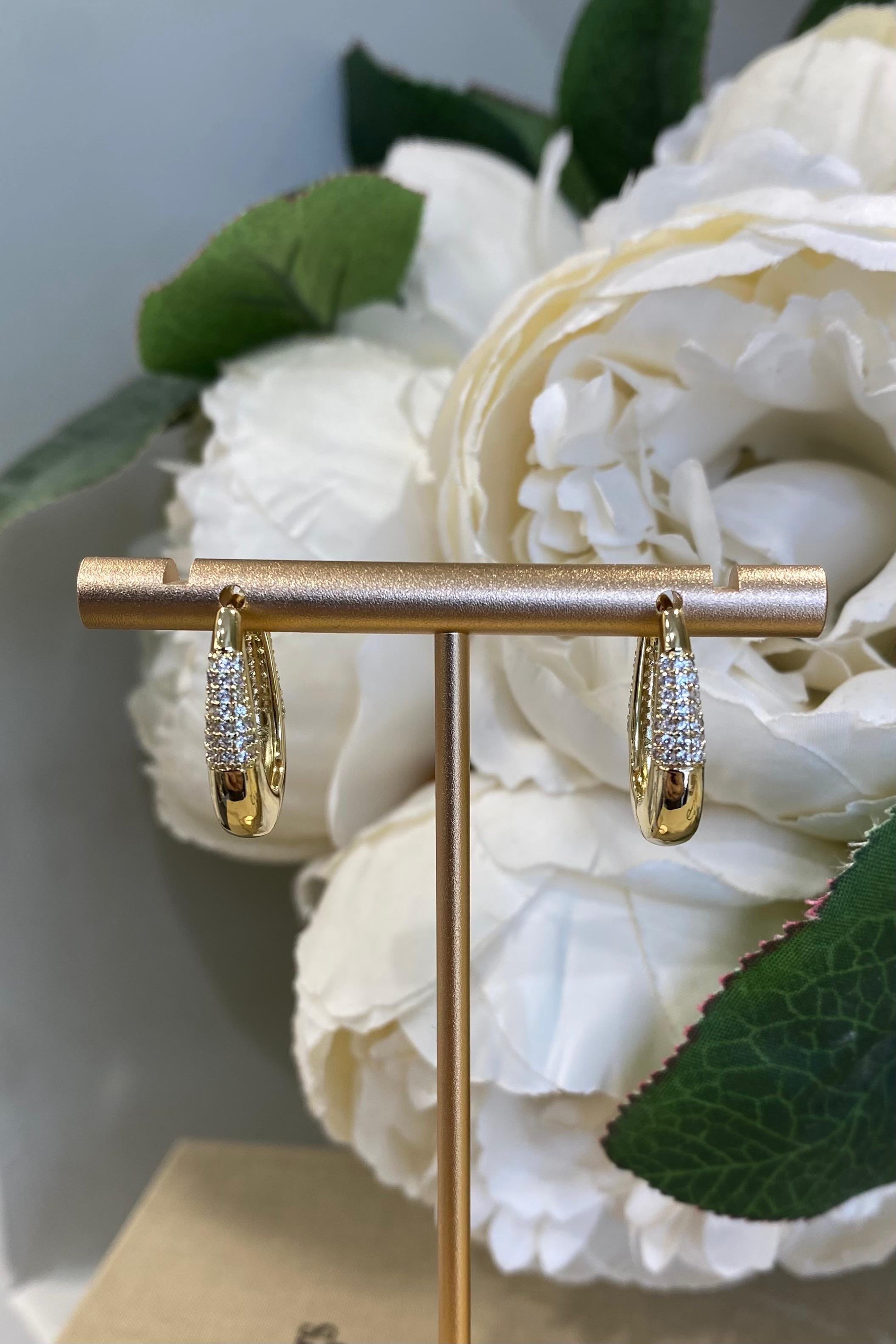 ZİRKON TAŞLI OVAL KAPAMA KÜPE