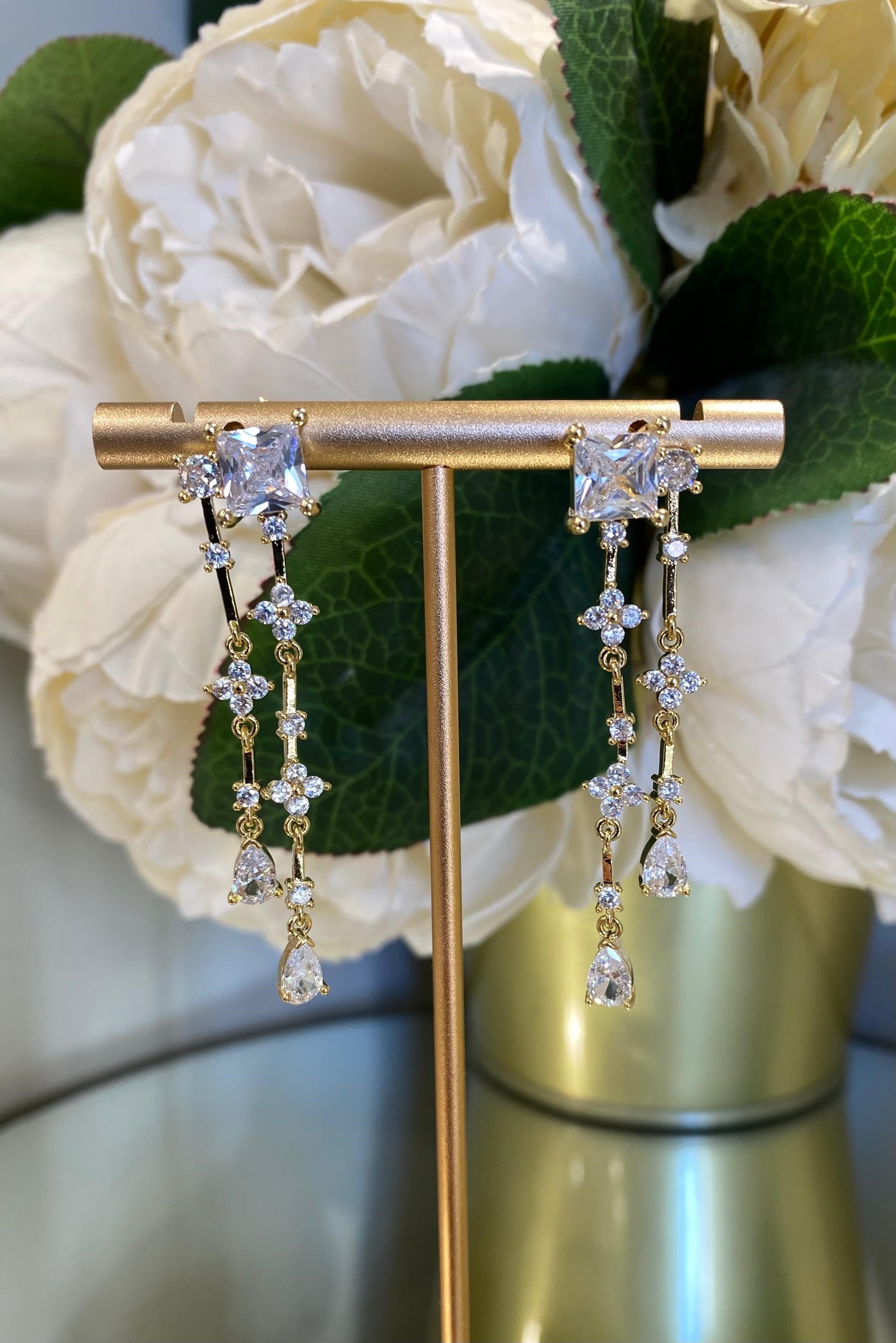 KESME TAŞ SALANTILI BAGET KÜPE