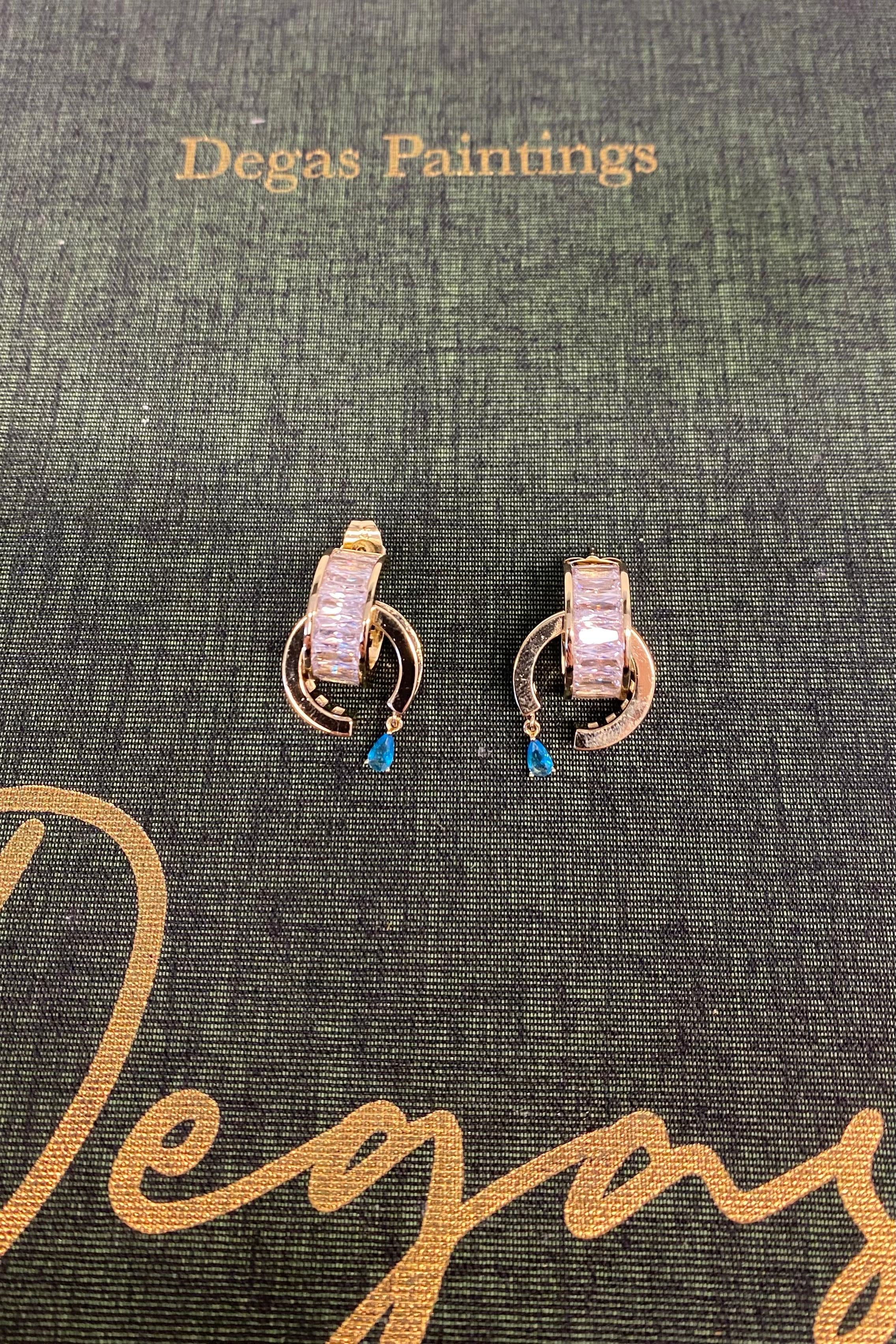 RENKLİ TAŞ DETAYLI ÇİFT HALKA KÜPE