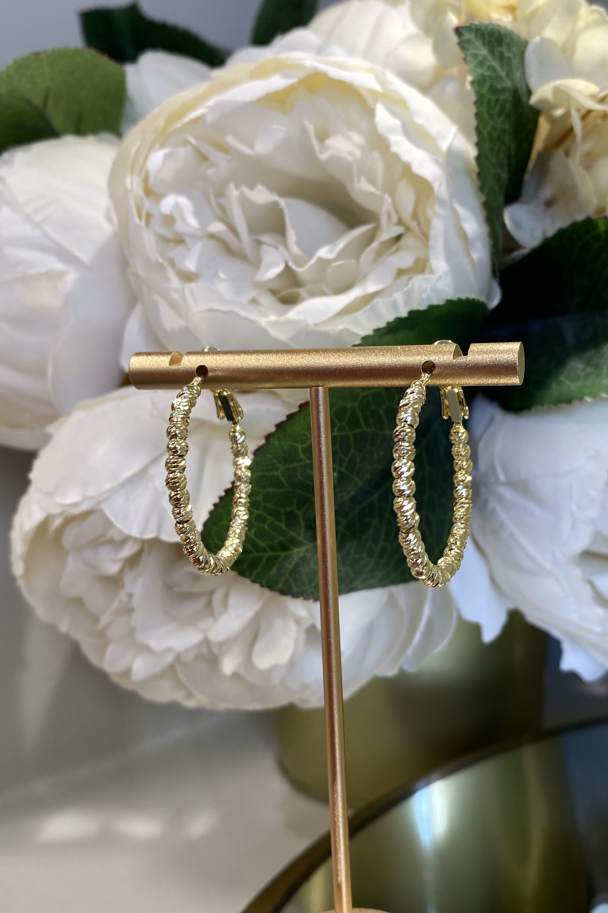 YUVARLAK SIRALI HALKA KÜPE 3 CM